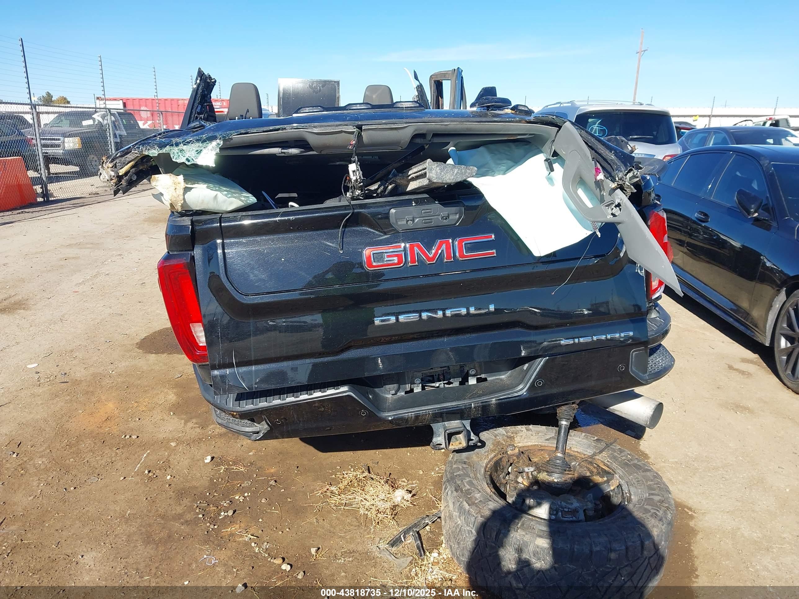 GMC SIERRA image 8