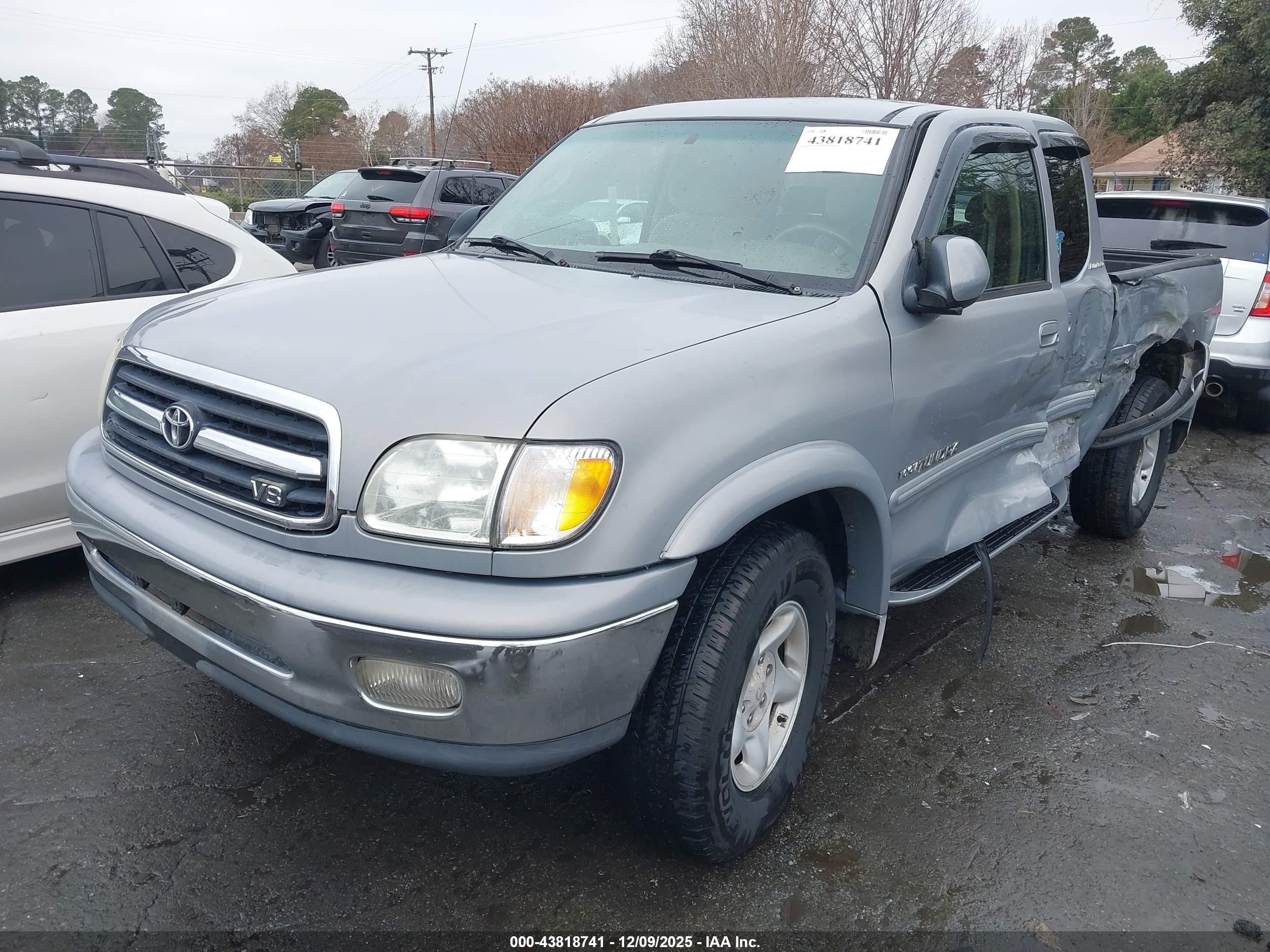 TOYOTA TUNDRA image 2