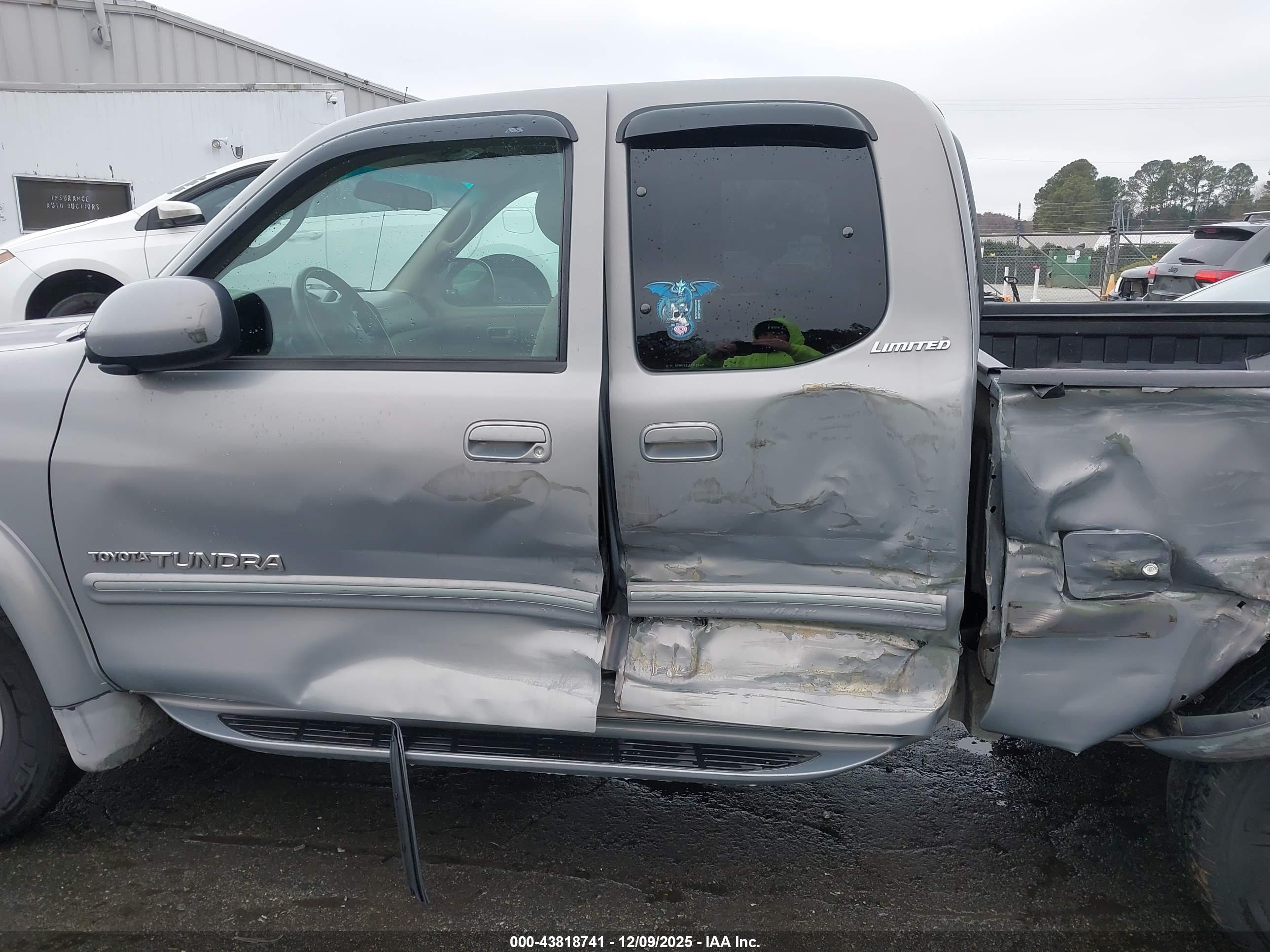 TOYOTA TUNDRA image 6
