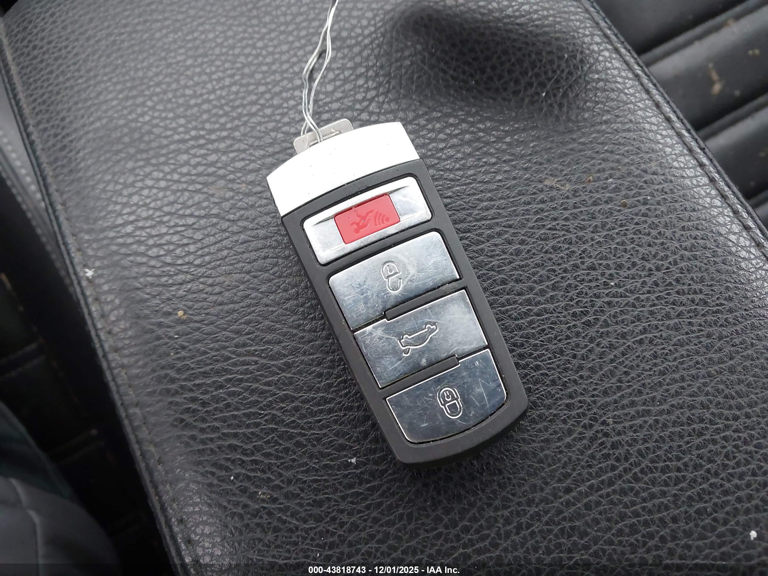 VOLKSWAGEN CC image 11
