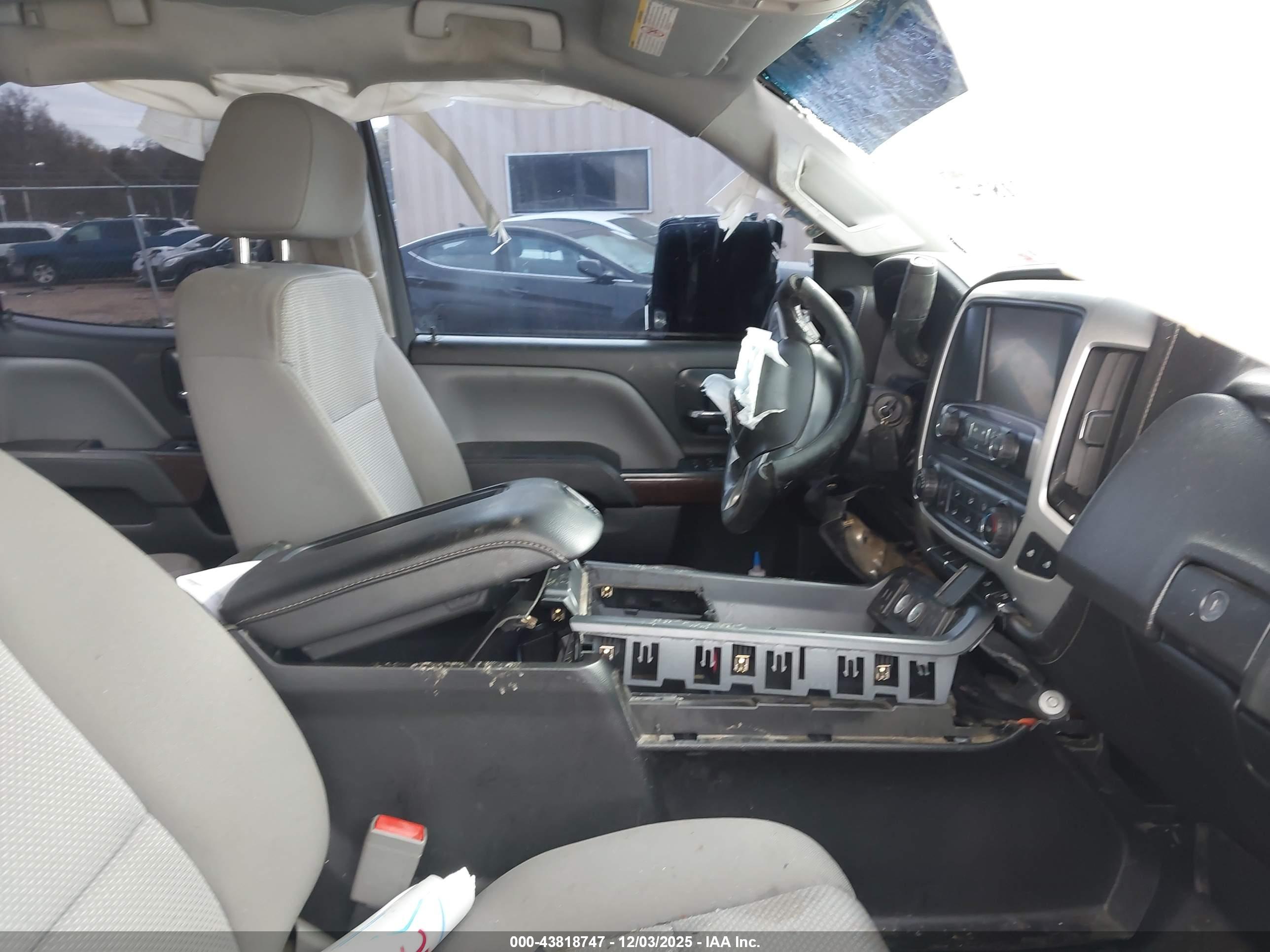 GMC SIERRA image 5
