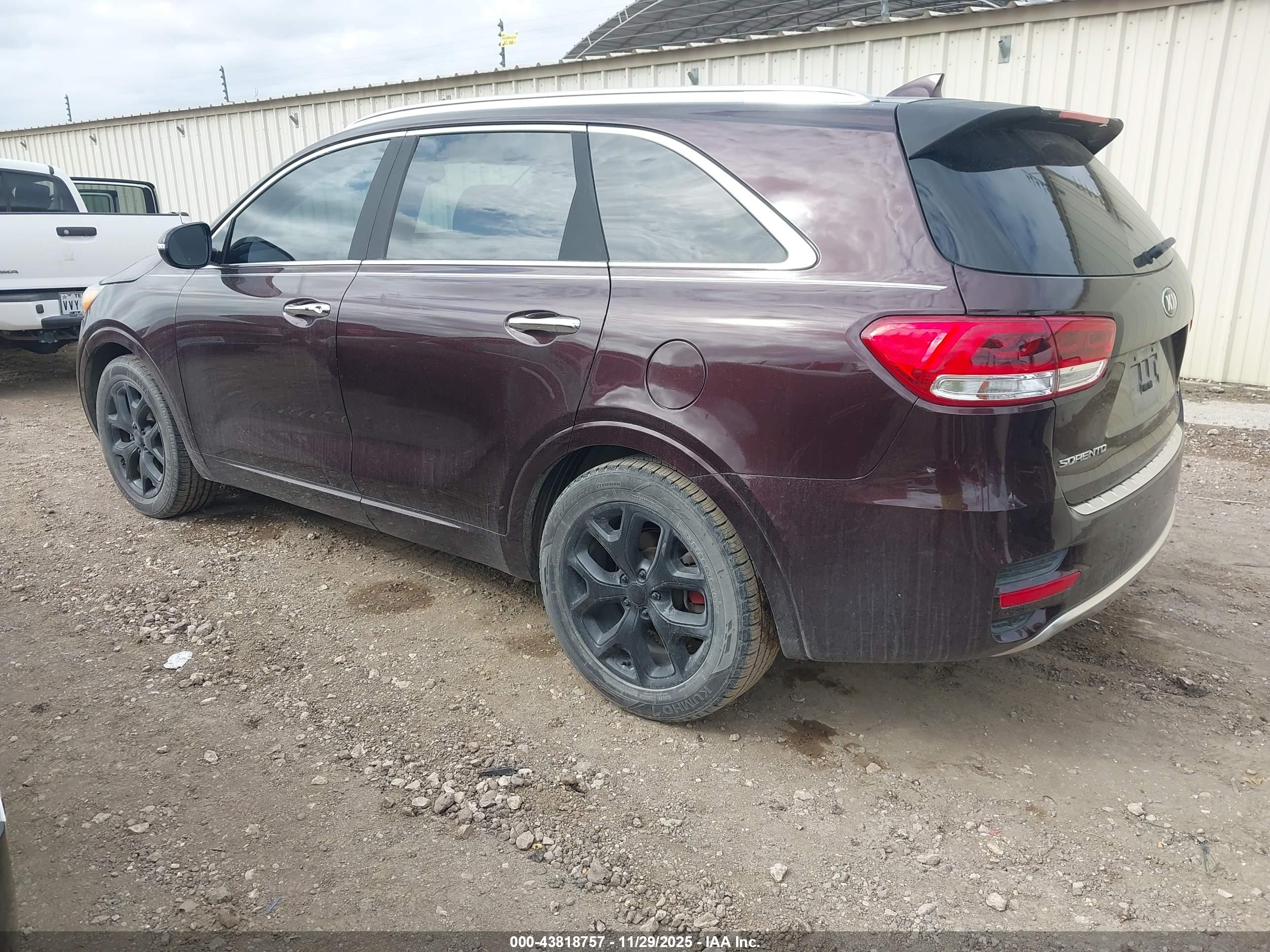 KIA SORENTO image 3