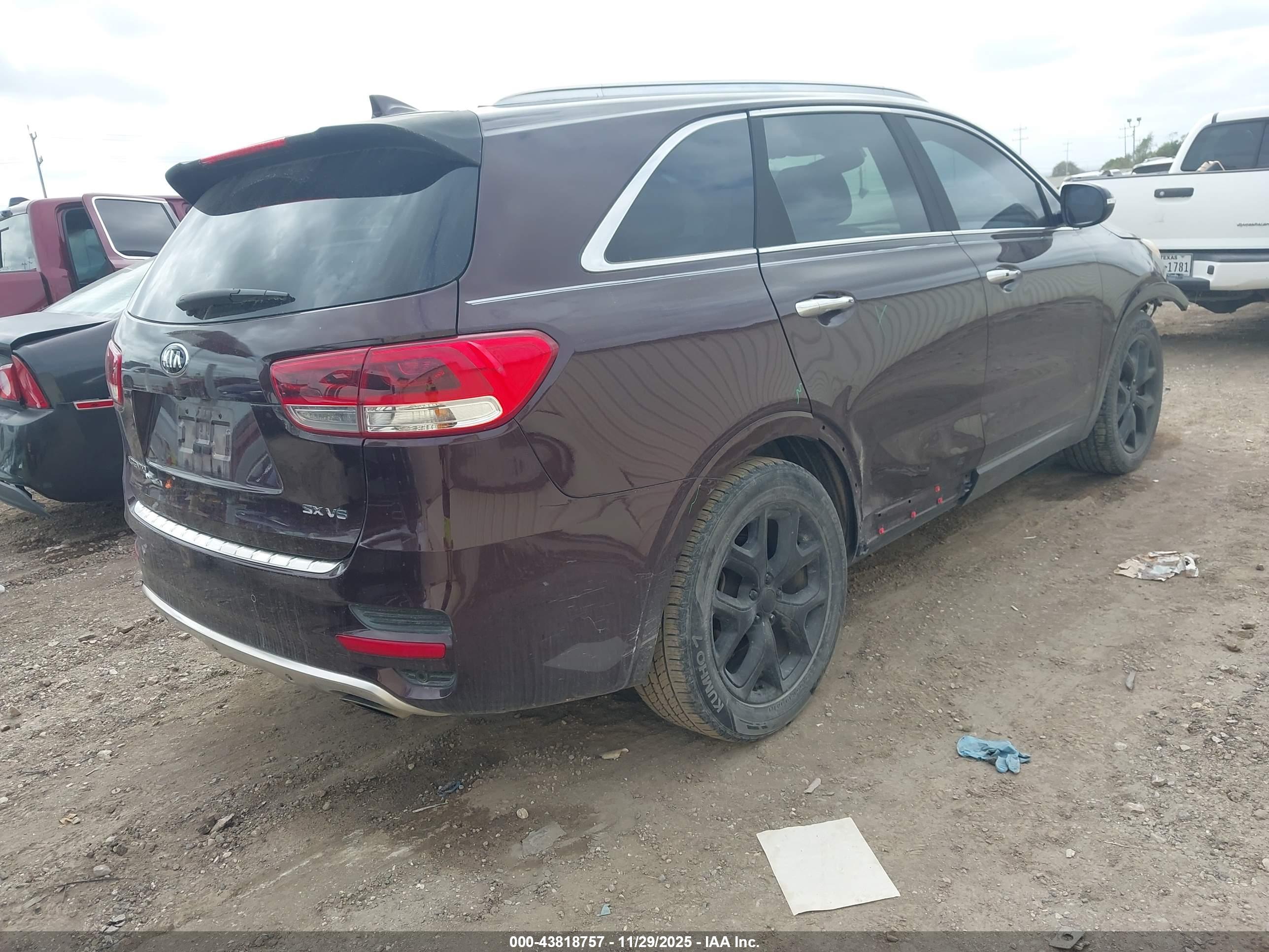 KIA SORENTO image 4