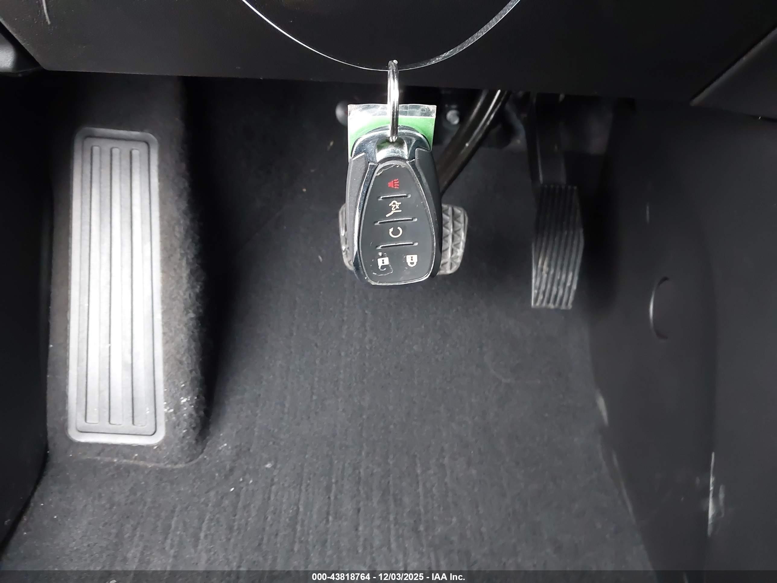CHEVROLET EQUINOX image 11