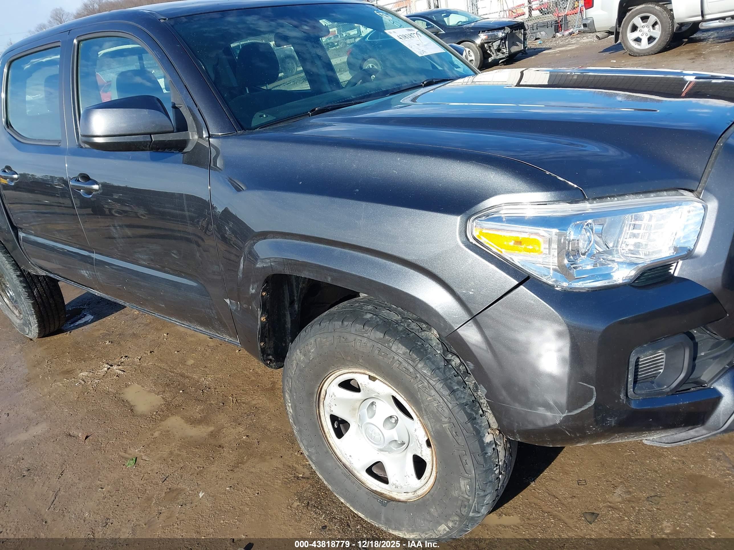 TOYOTA TACOMA image 6