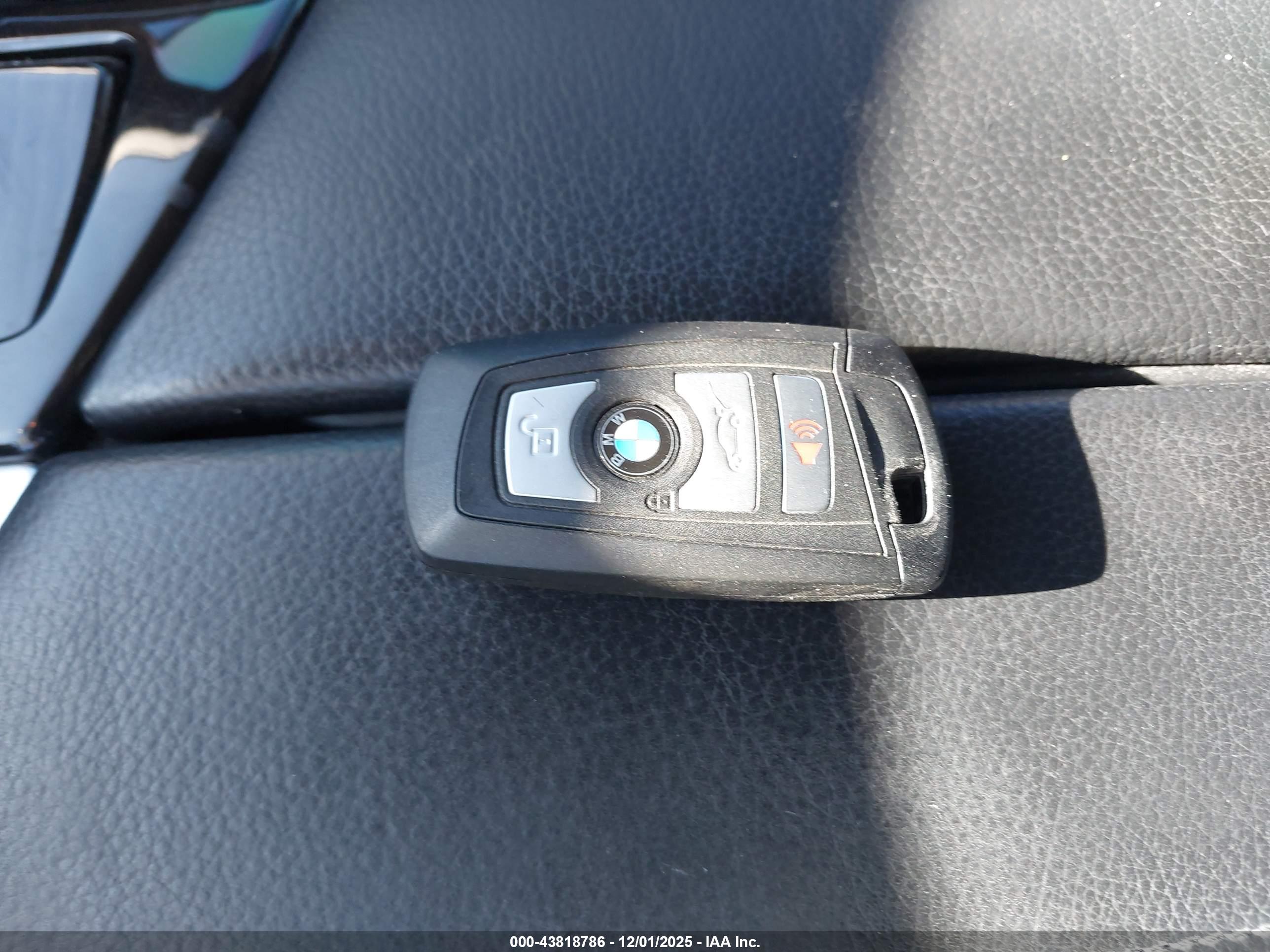BMW 550I image 11