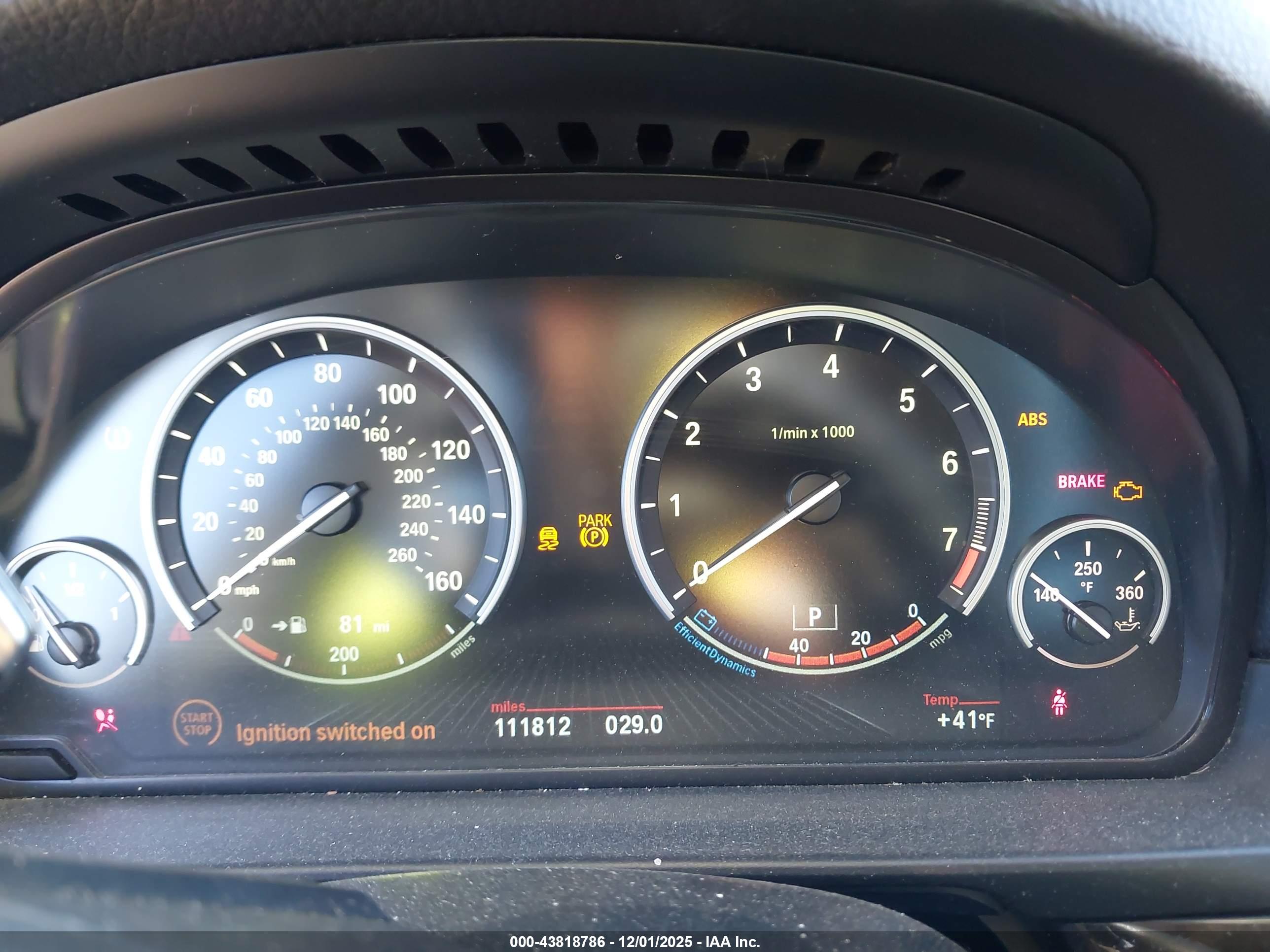 BMW 550I image 7