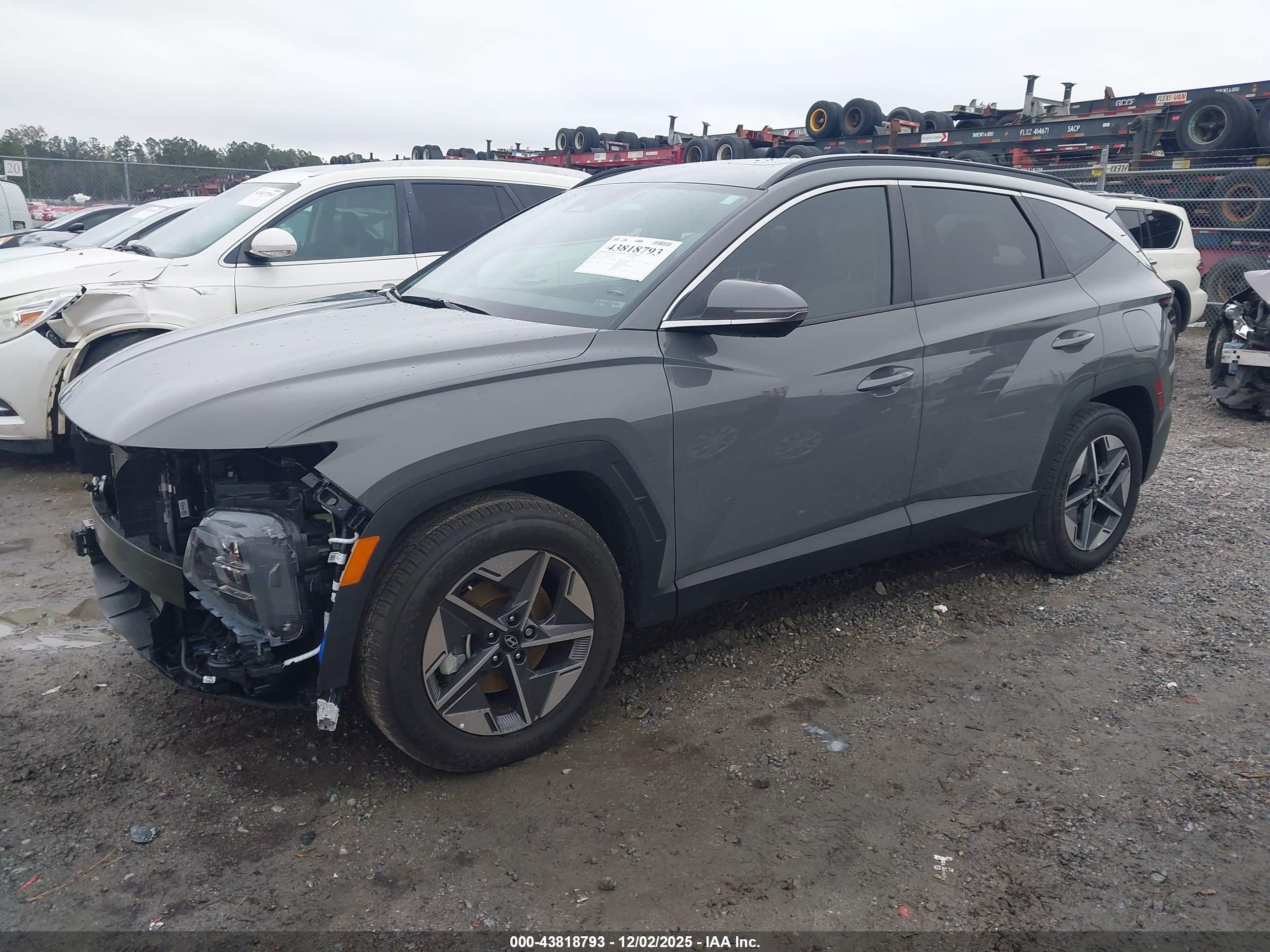 HYUNDAI TUCSON image 2
