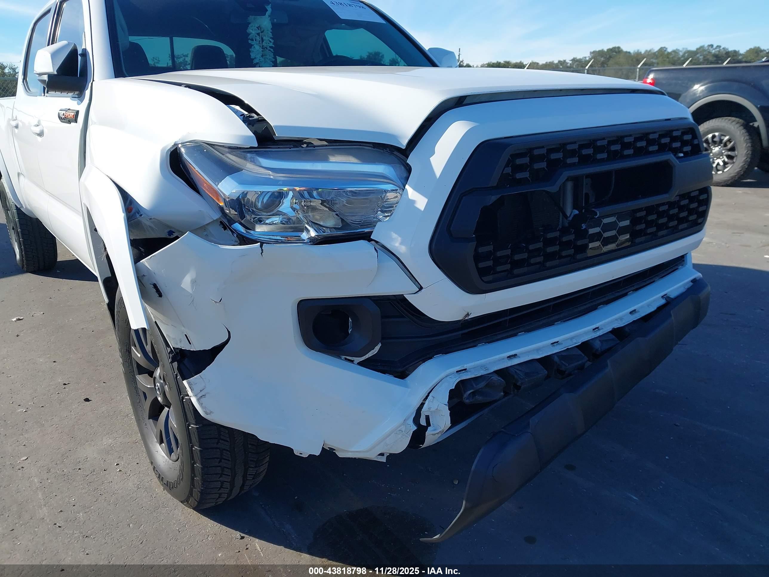TOYOTA TACOMA image 6