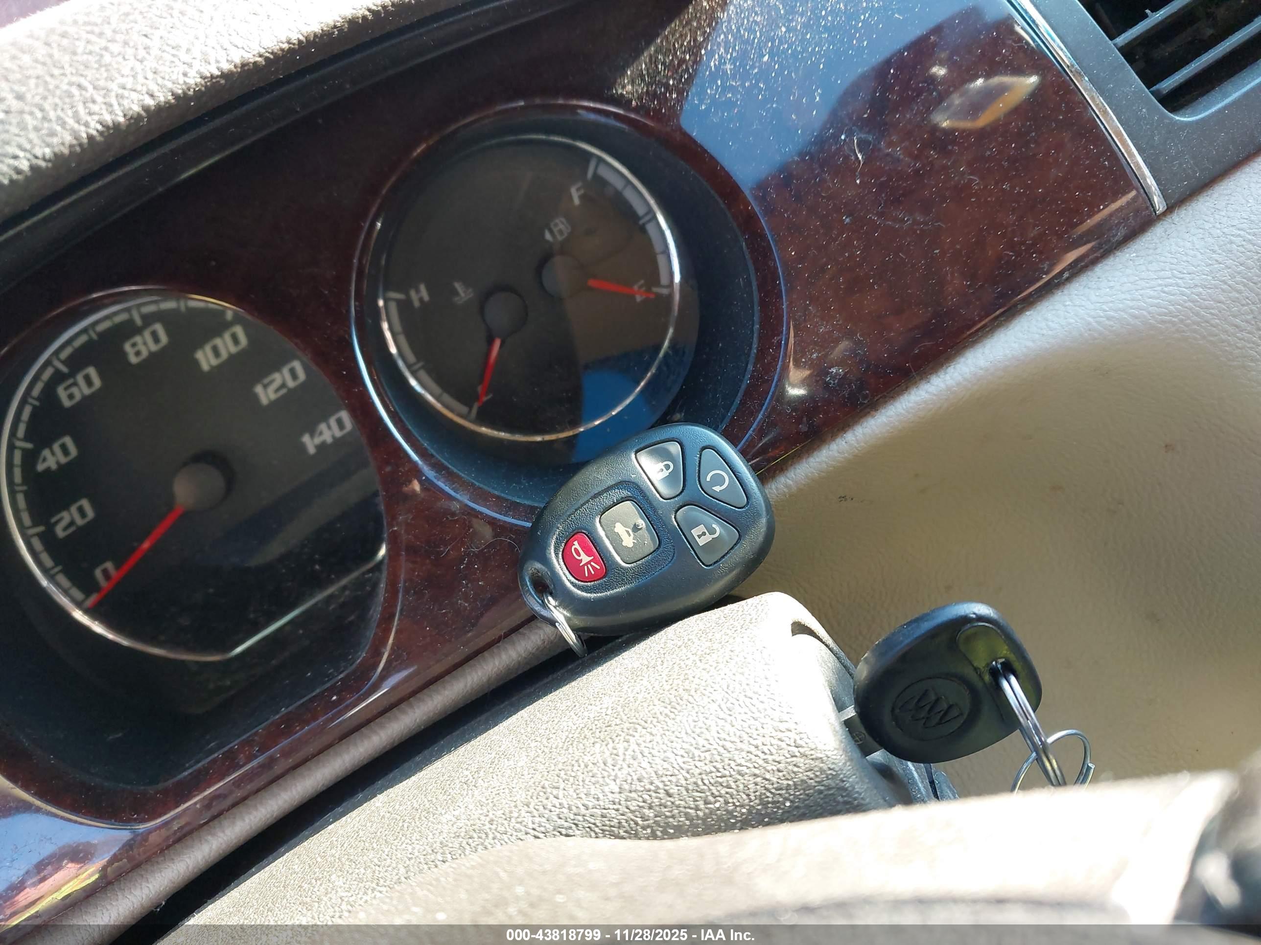 BUICK LUCERNE image 11