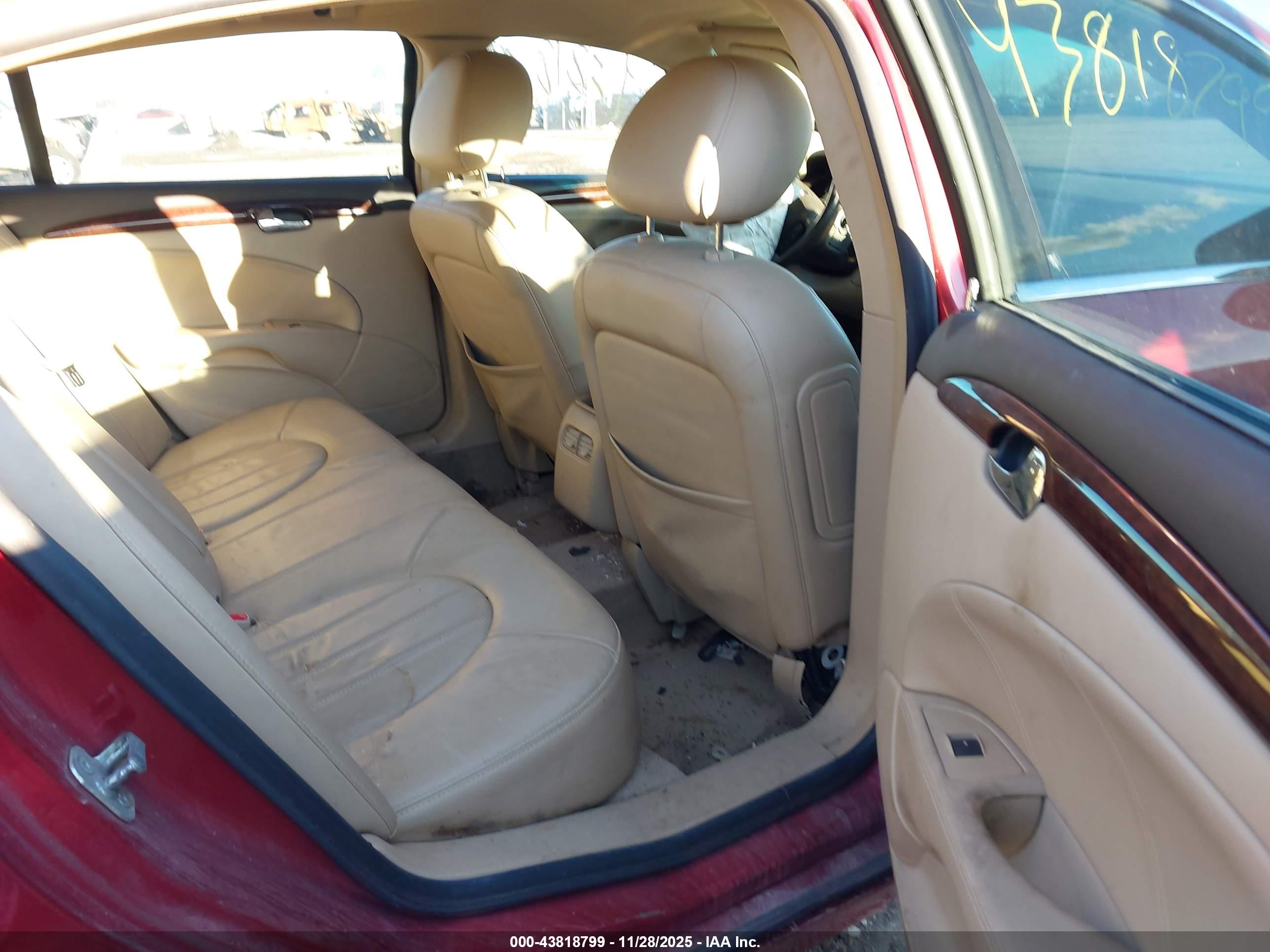 BUICK LUCERNE image 8
