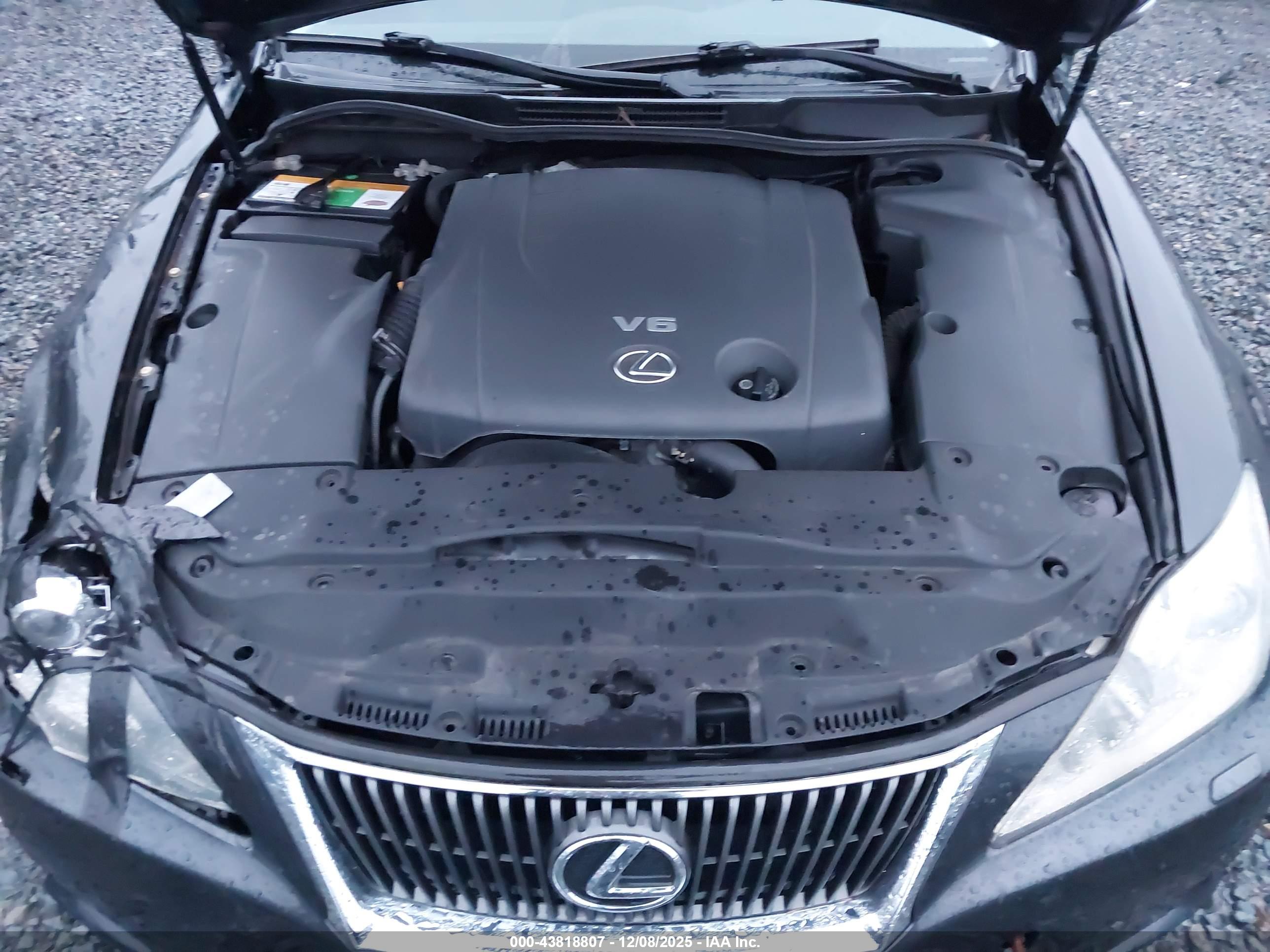 LEXUS IS image 10