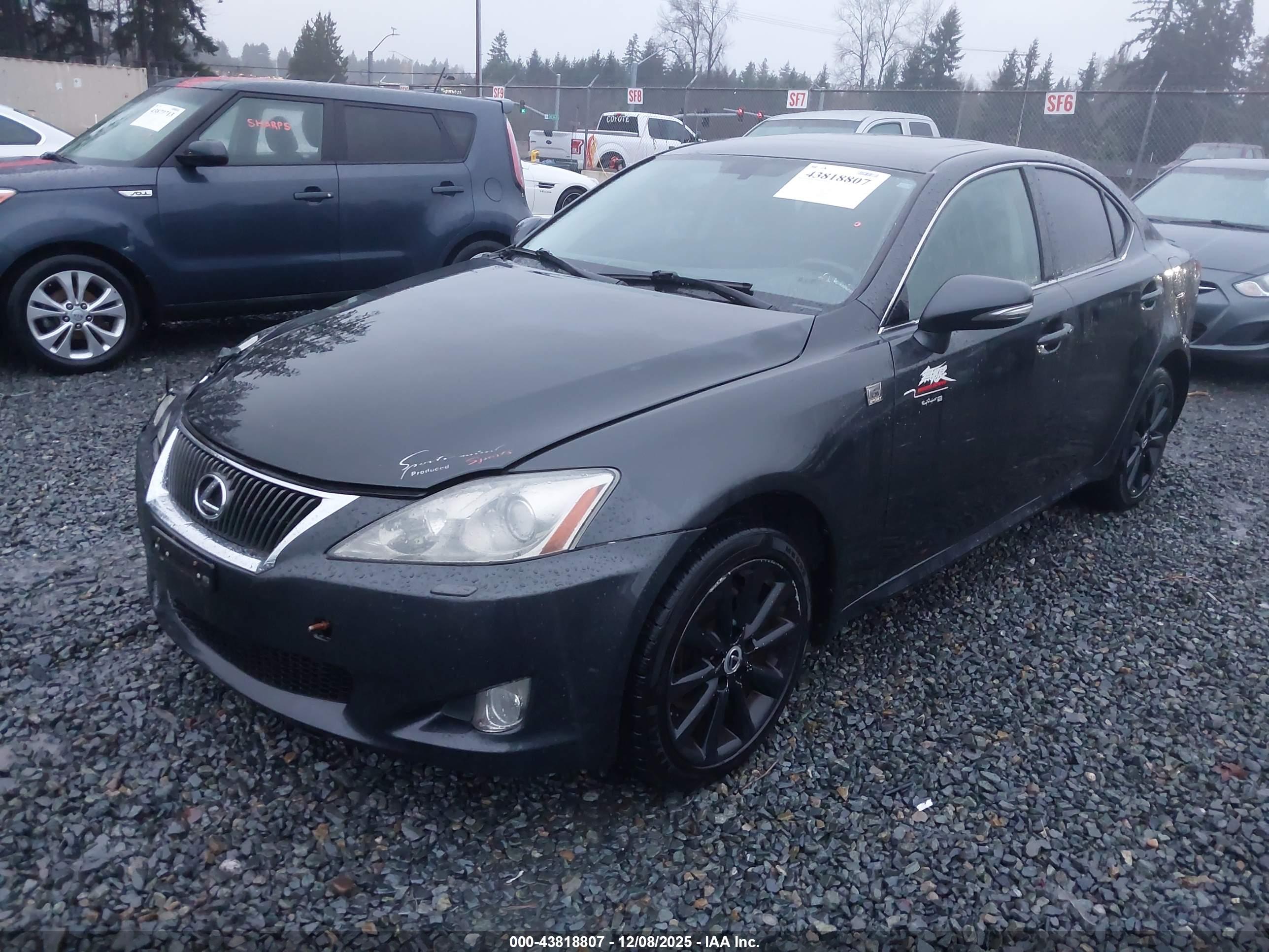 LEXUS IS image 2