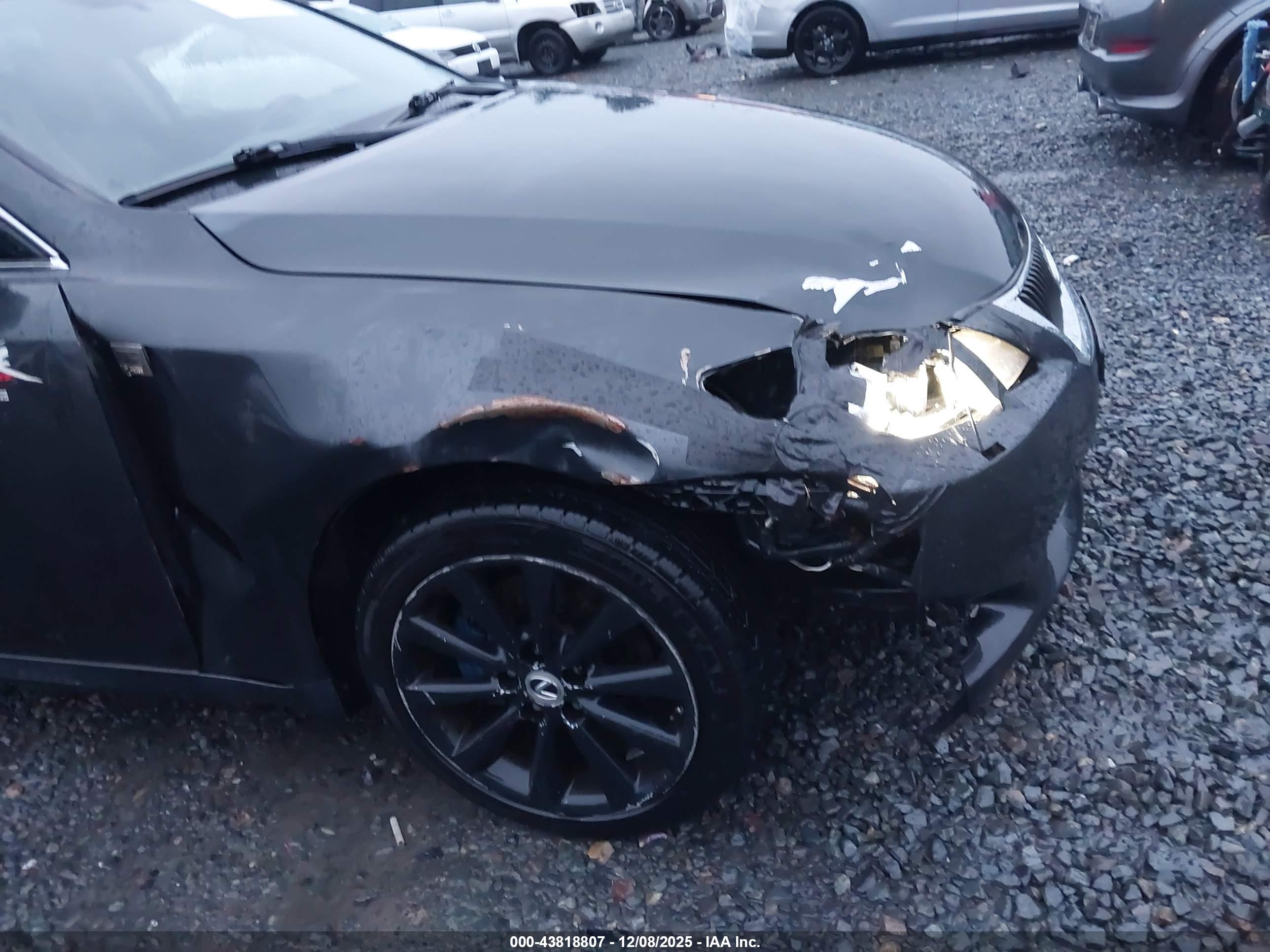 LEXUS IS image 6