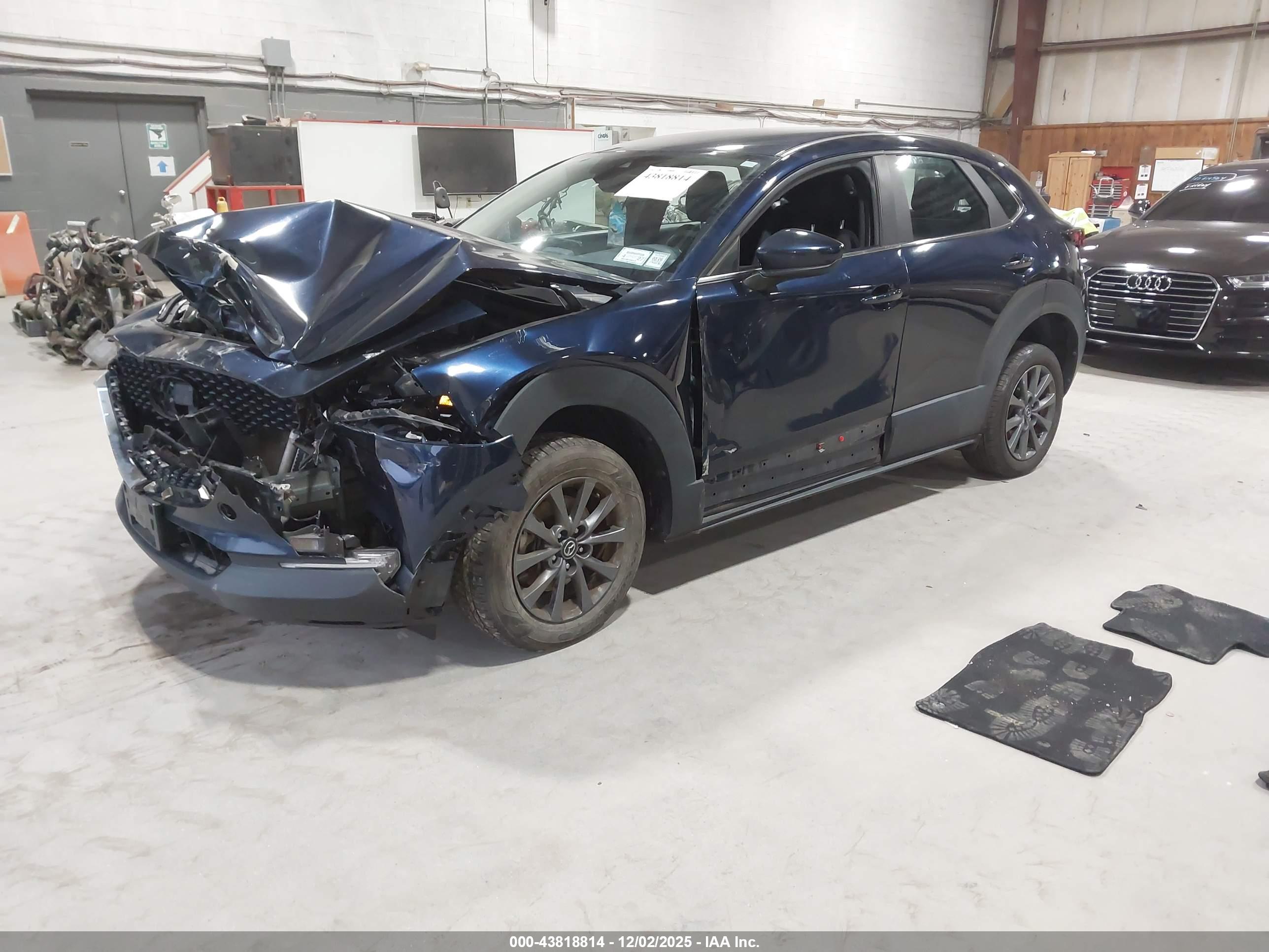 MAZDA CX-30 image 2