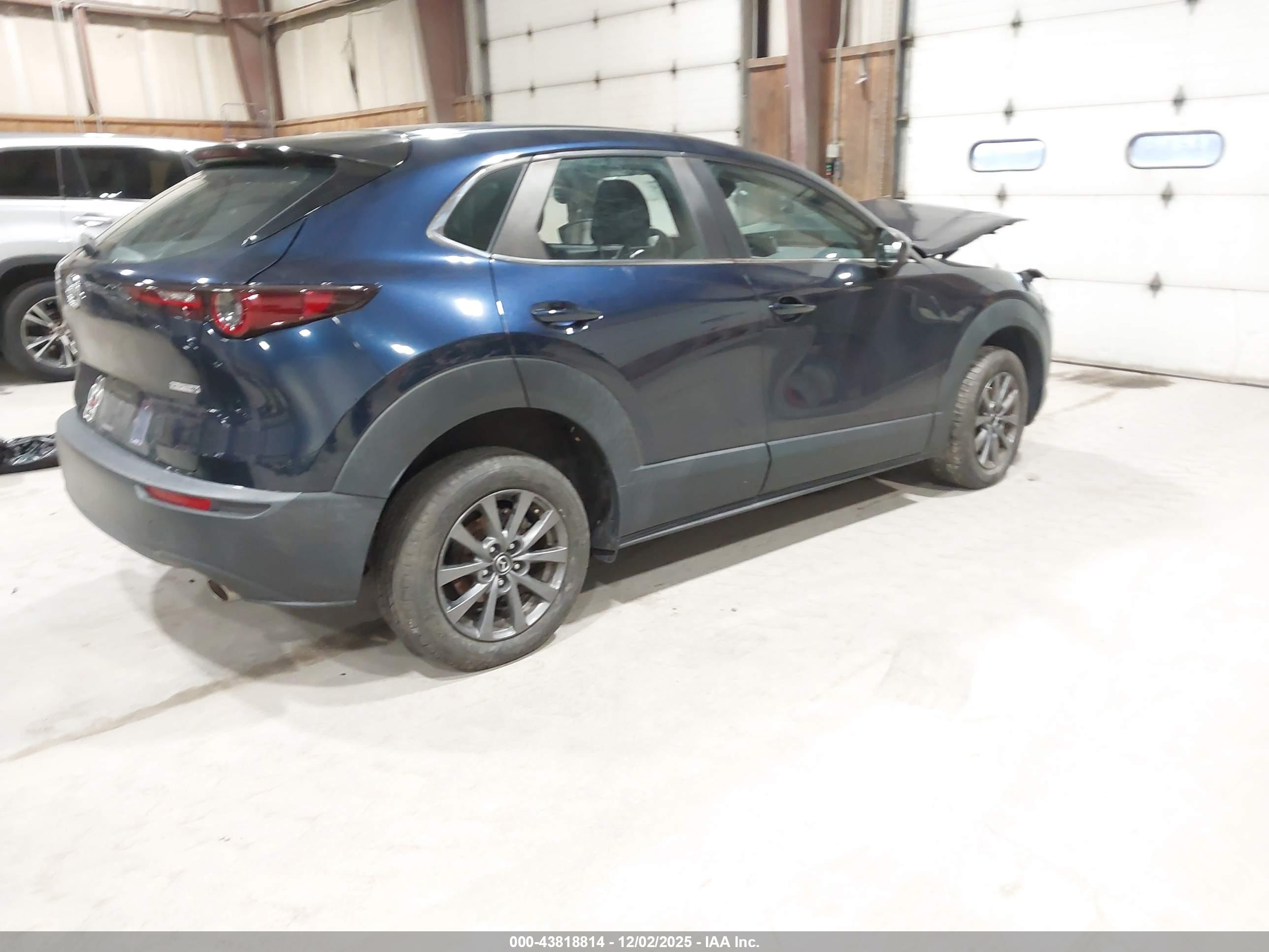 MAZDA CX-30 image 4