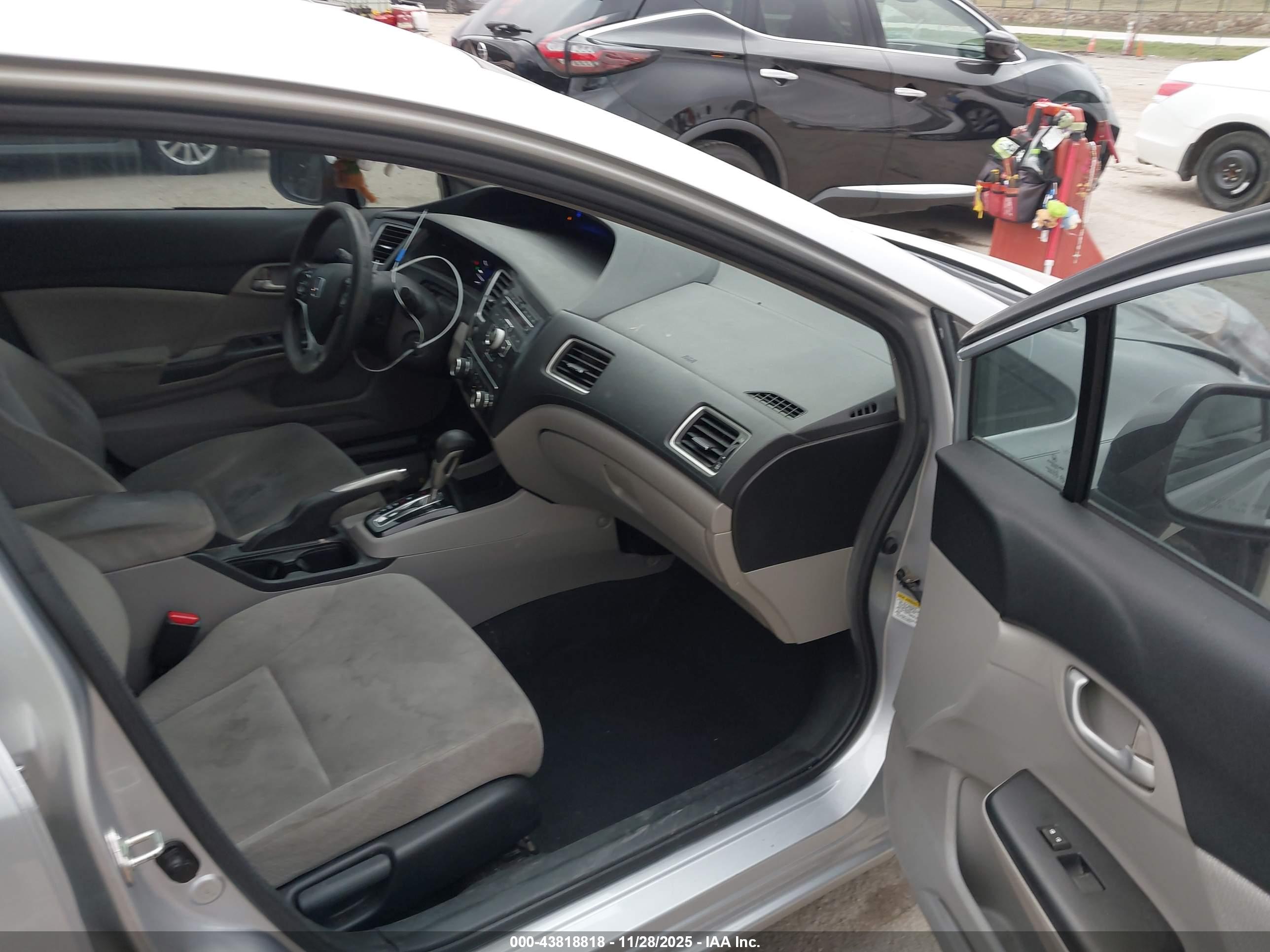 HONDA CIVIC image 5