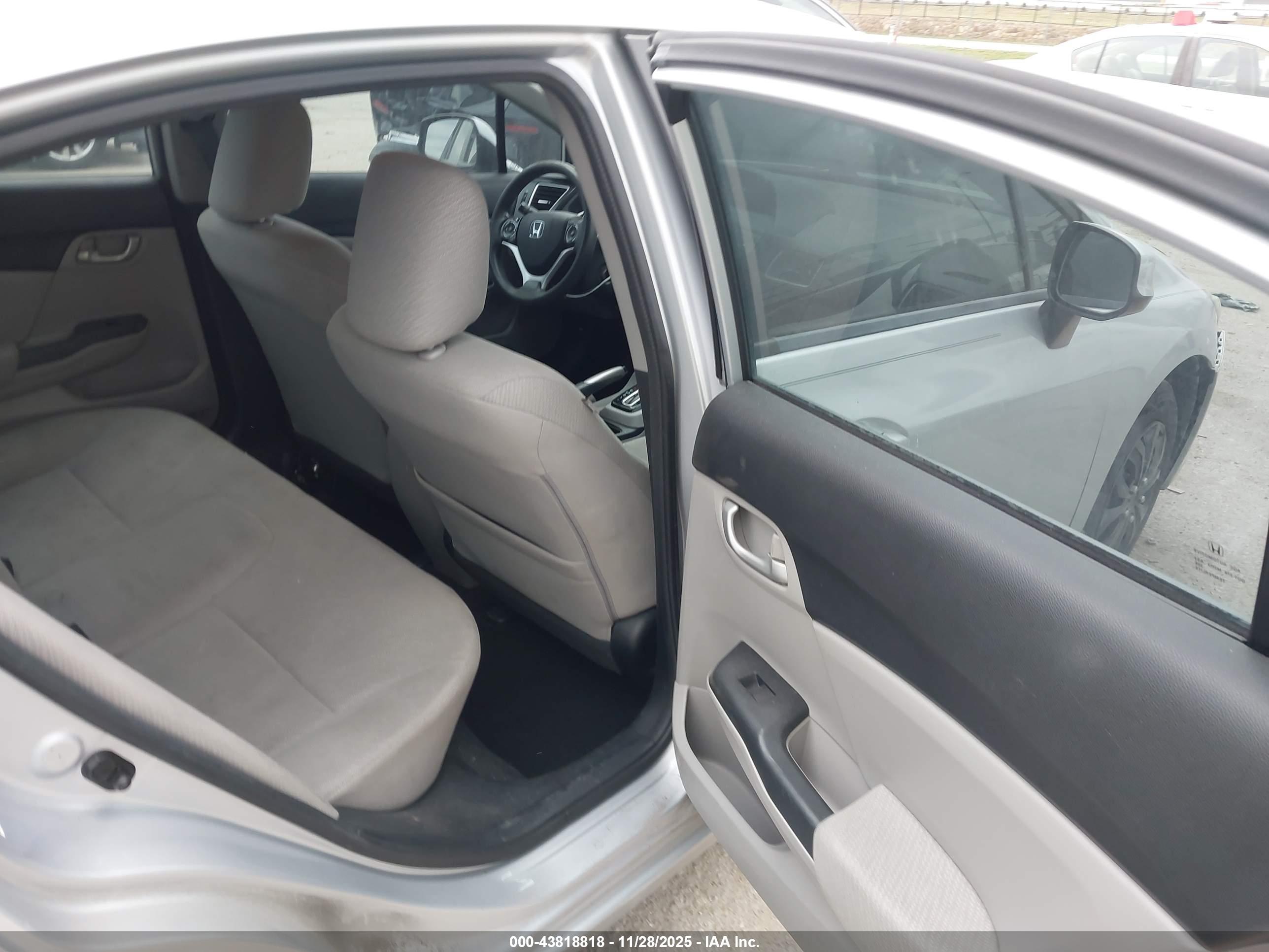HONDA CIVIC image 8
