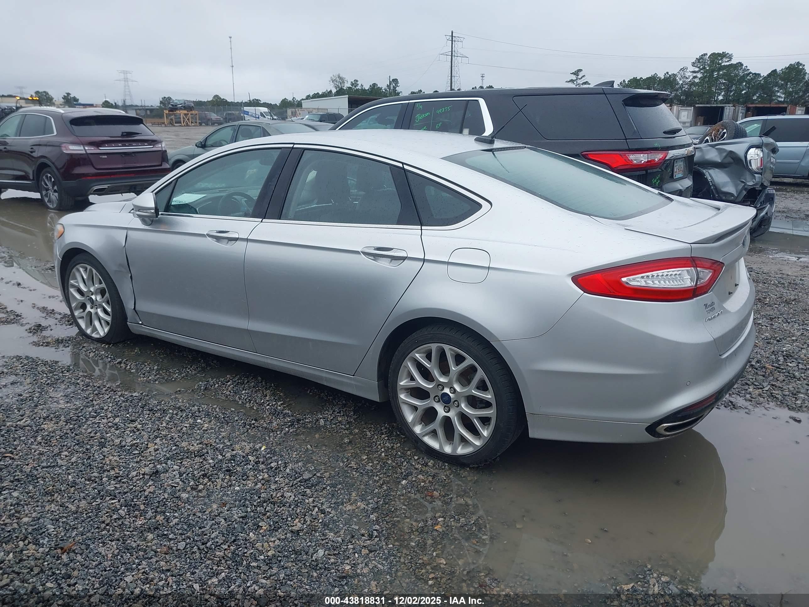 FORD FUSION image 3