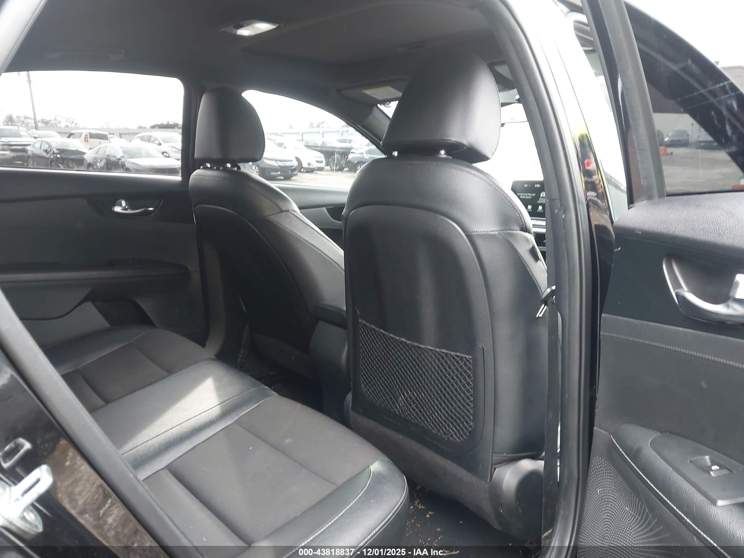 KIA FORTE image 8