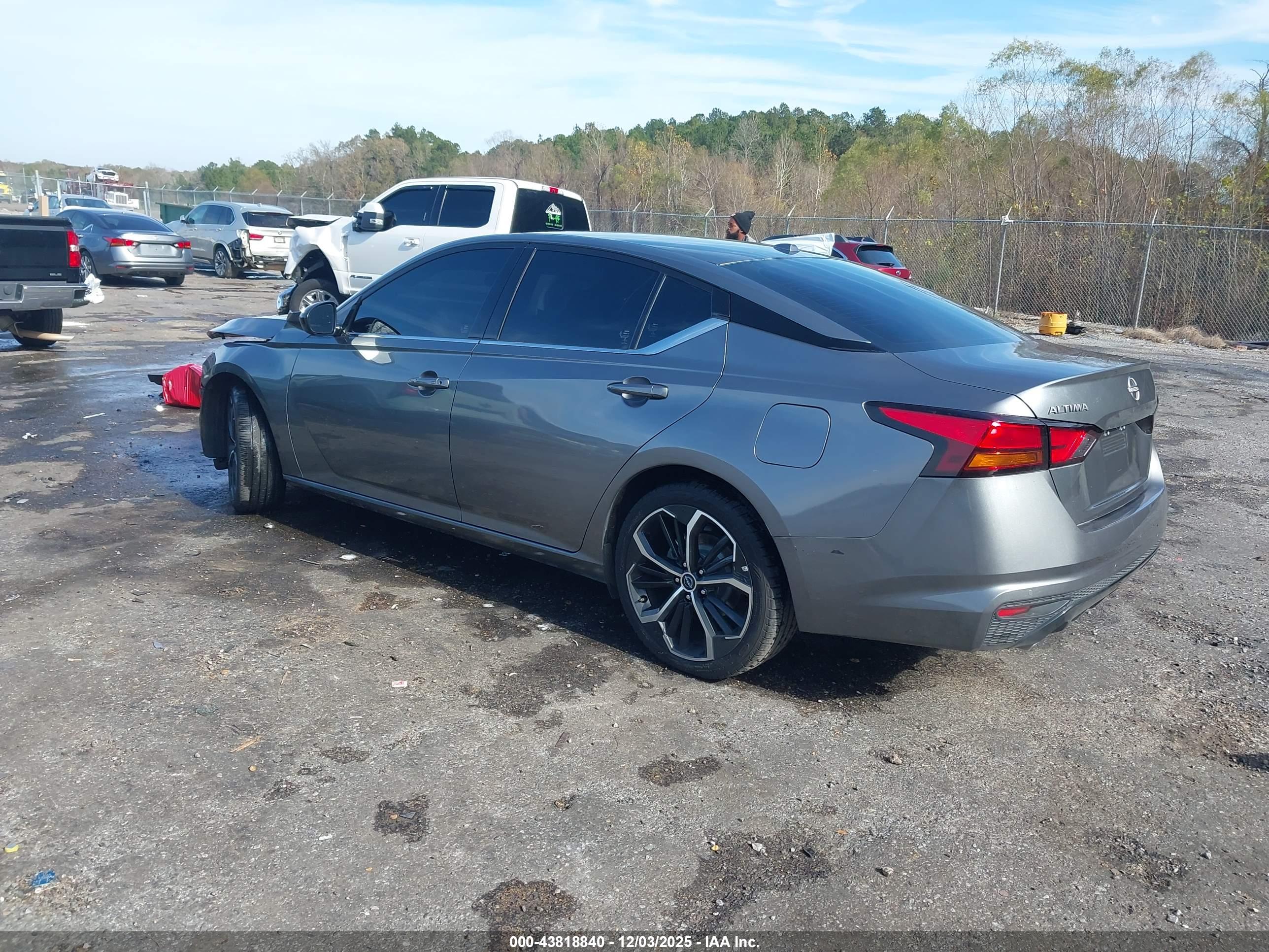 NISSAN ALTIMA image 3