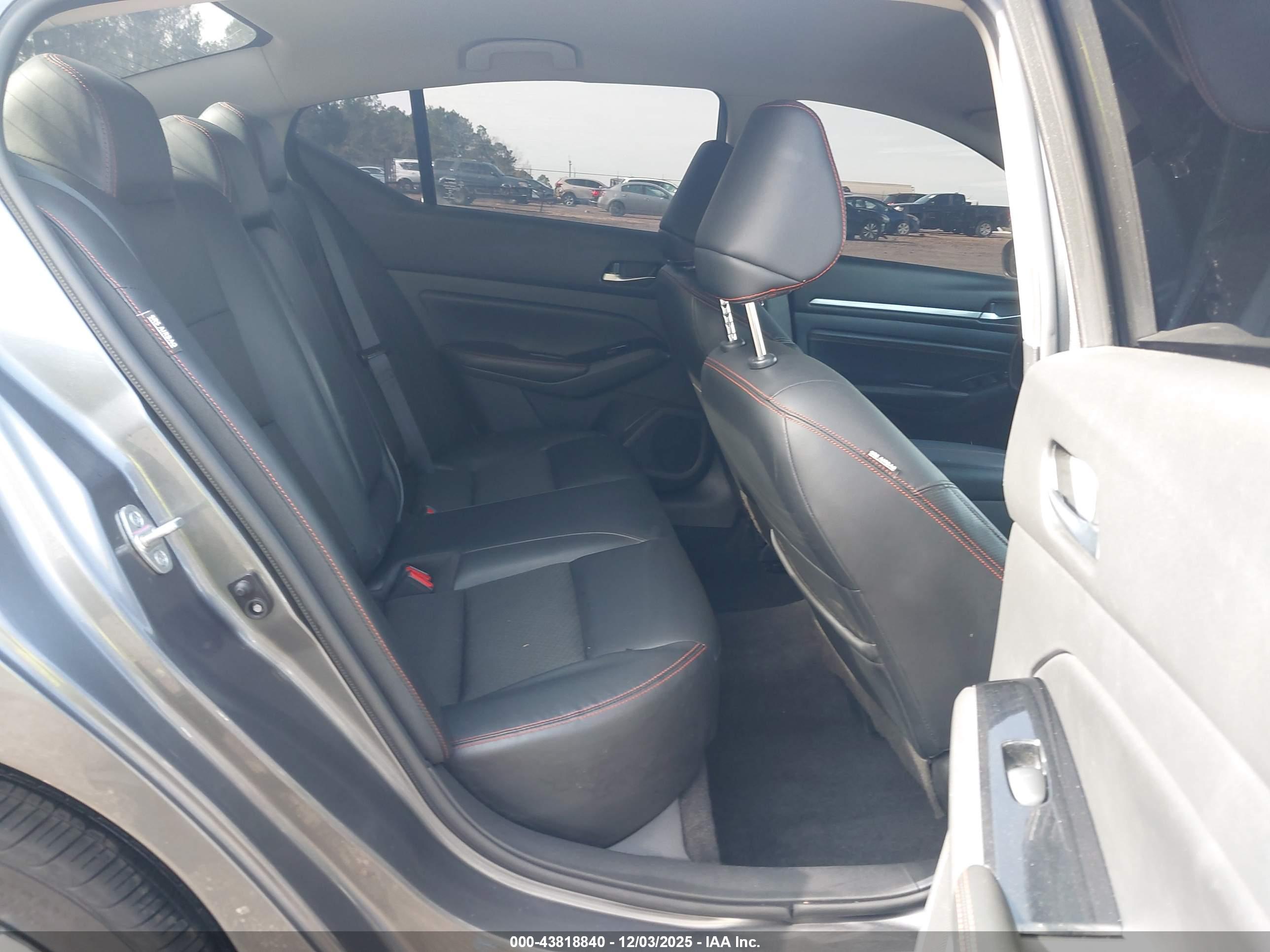 NISSAN ALTIMA image 8