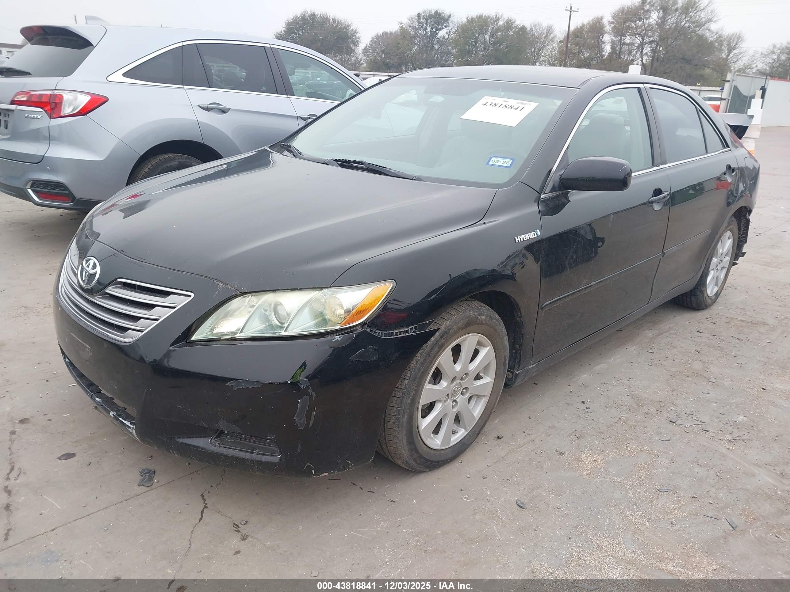 TOYOTA CAMRY image 2