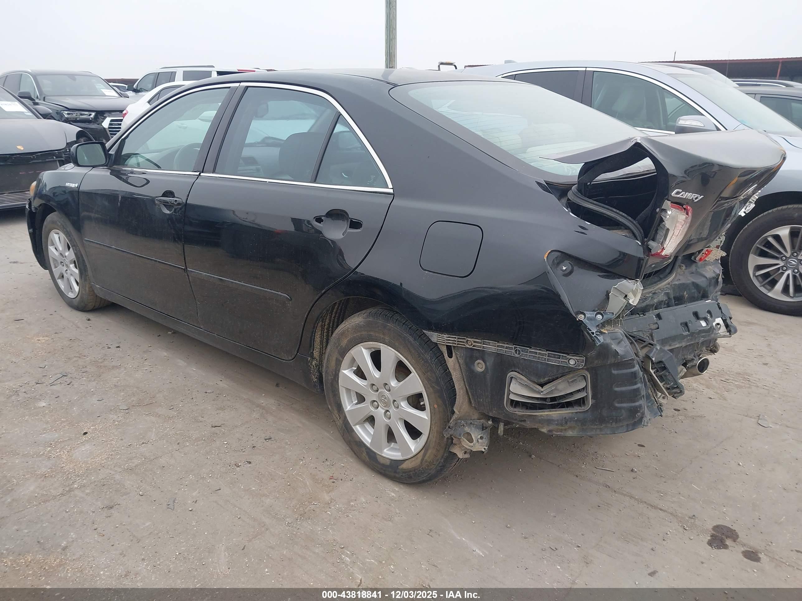 TOYOTA CAMRY image 3