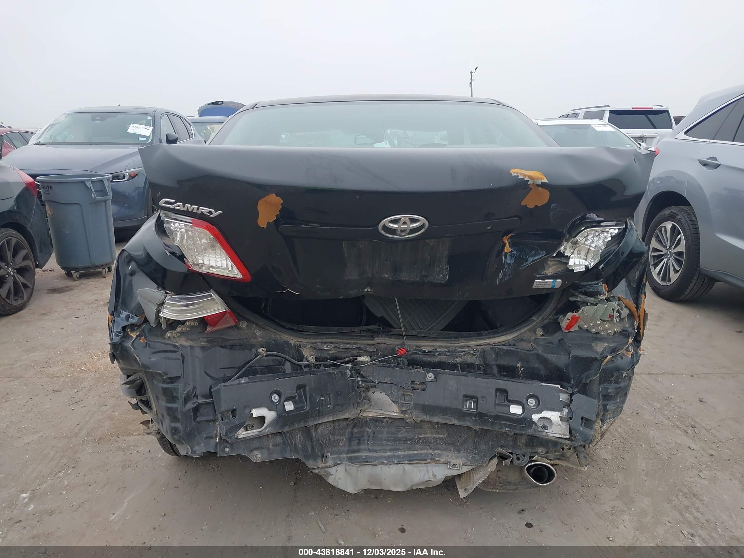 TOYOTA CAMRY image 6