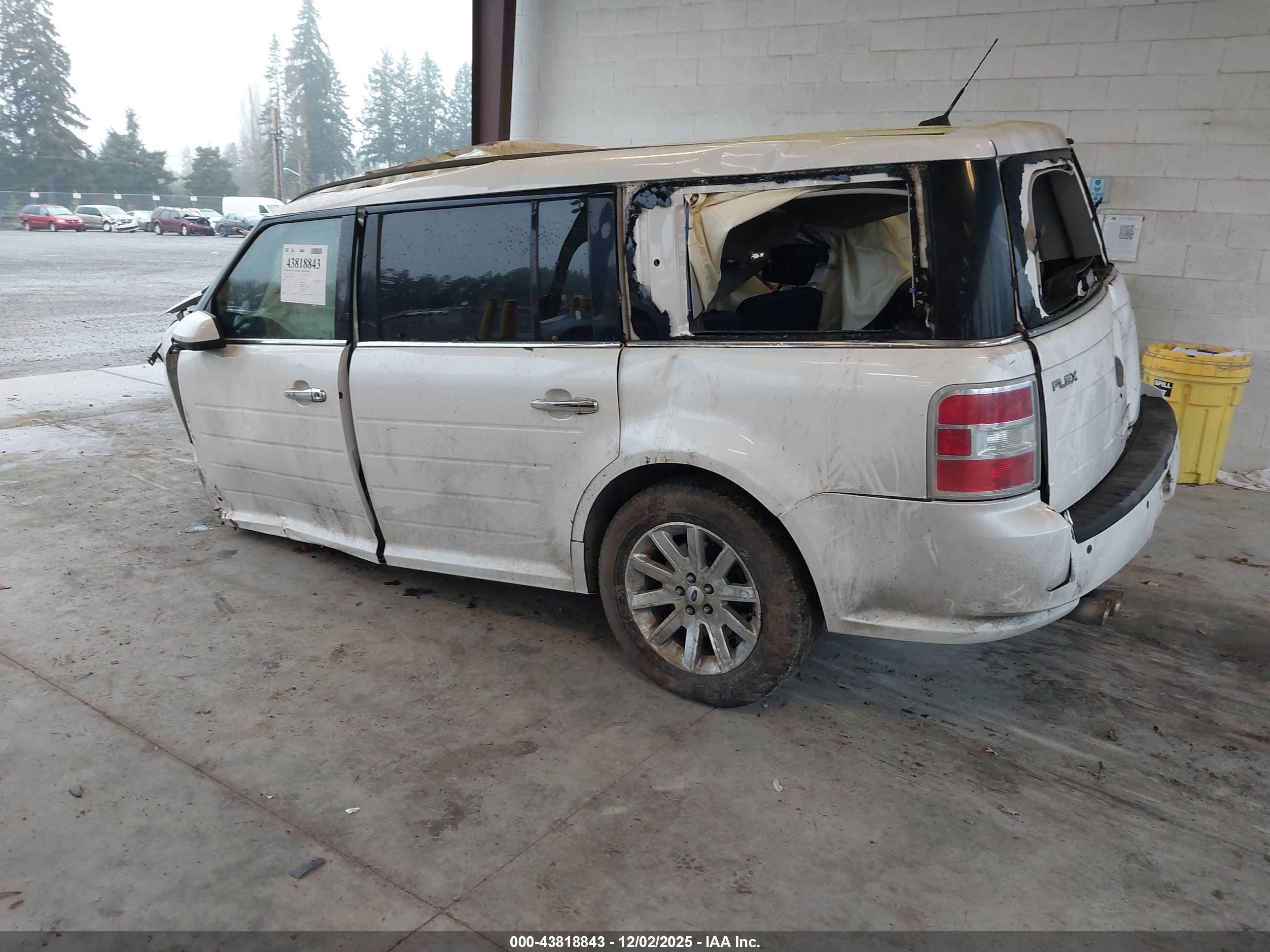 FORD FLEX image 3