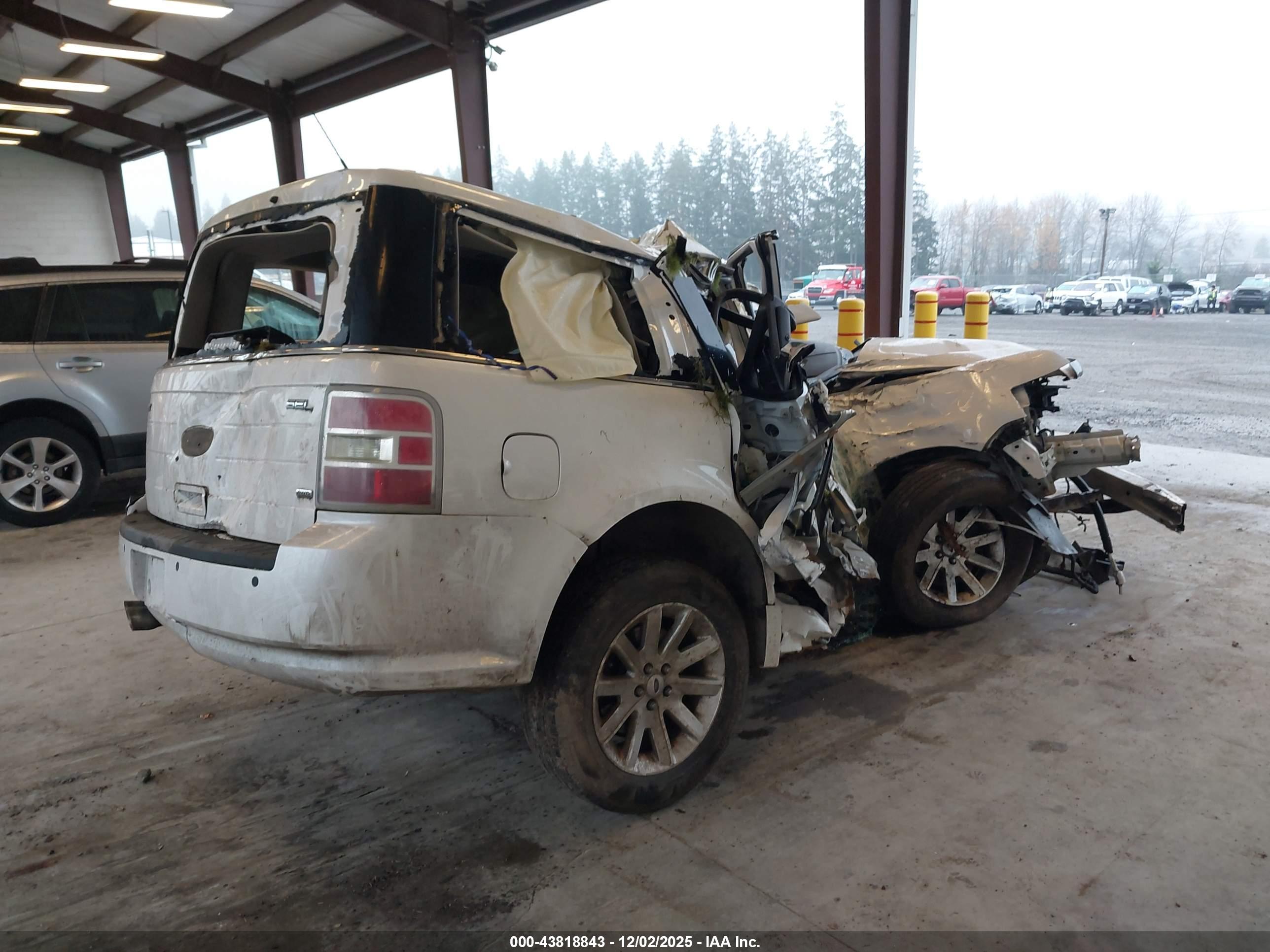 FORD FLEX image 4