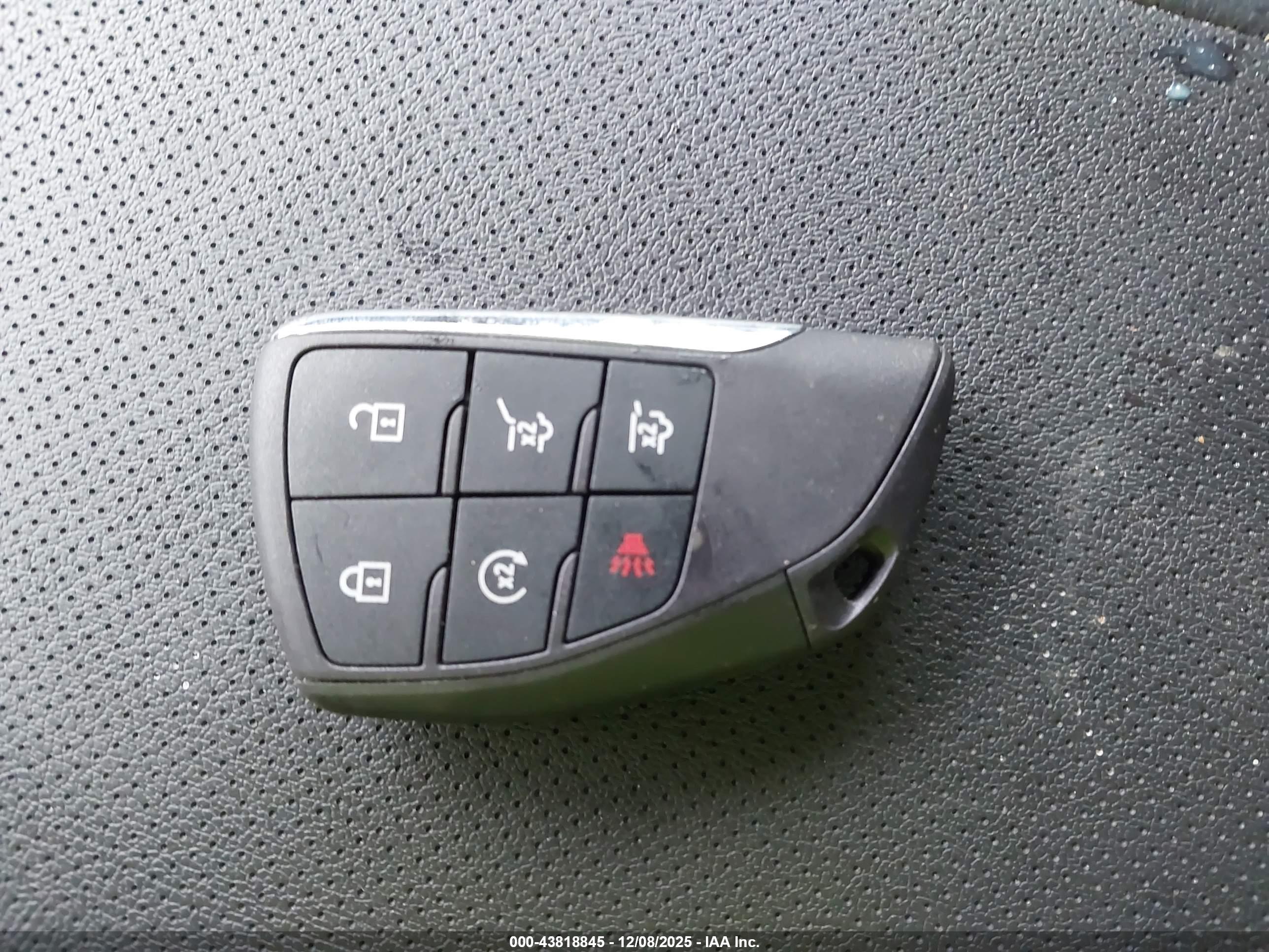 CHEVROLET TAHOE image 11