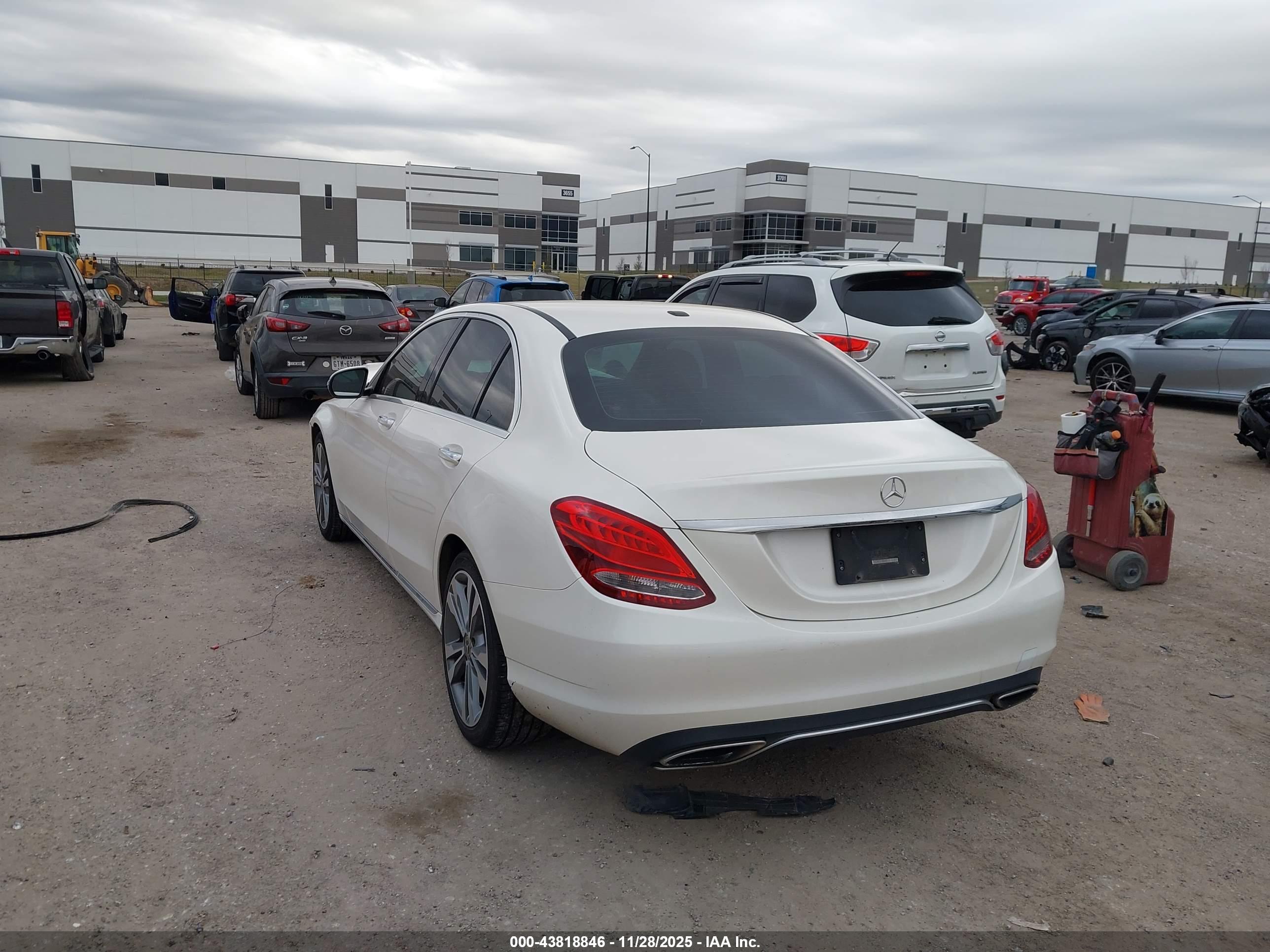 MERCEDES-BENZ C image 3