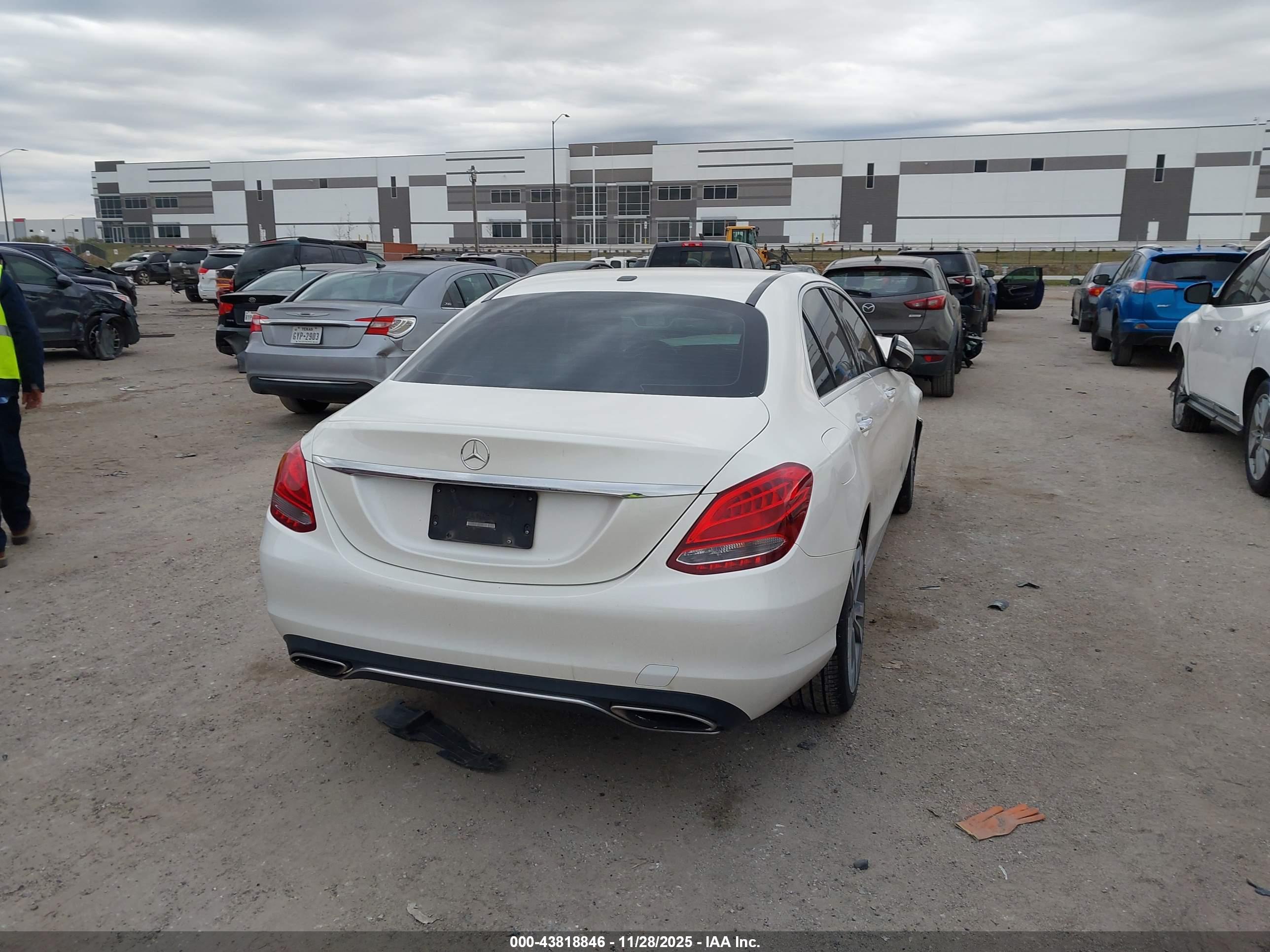 MERCEDES-BENZ C image 4