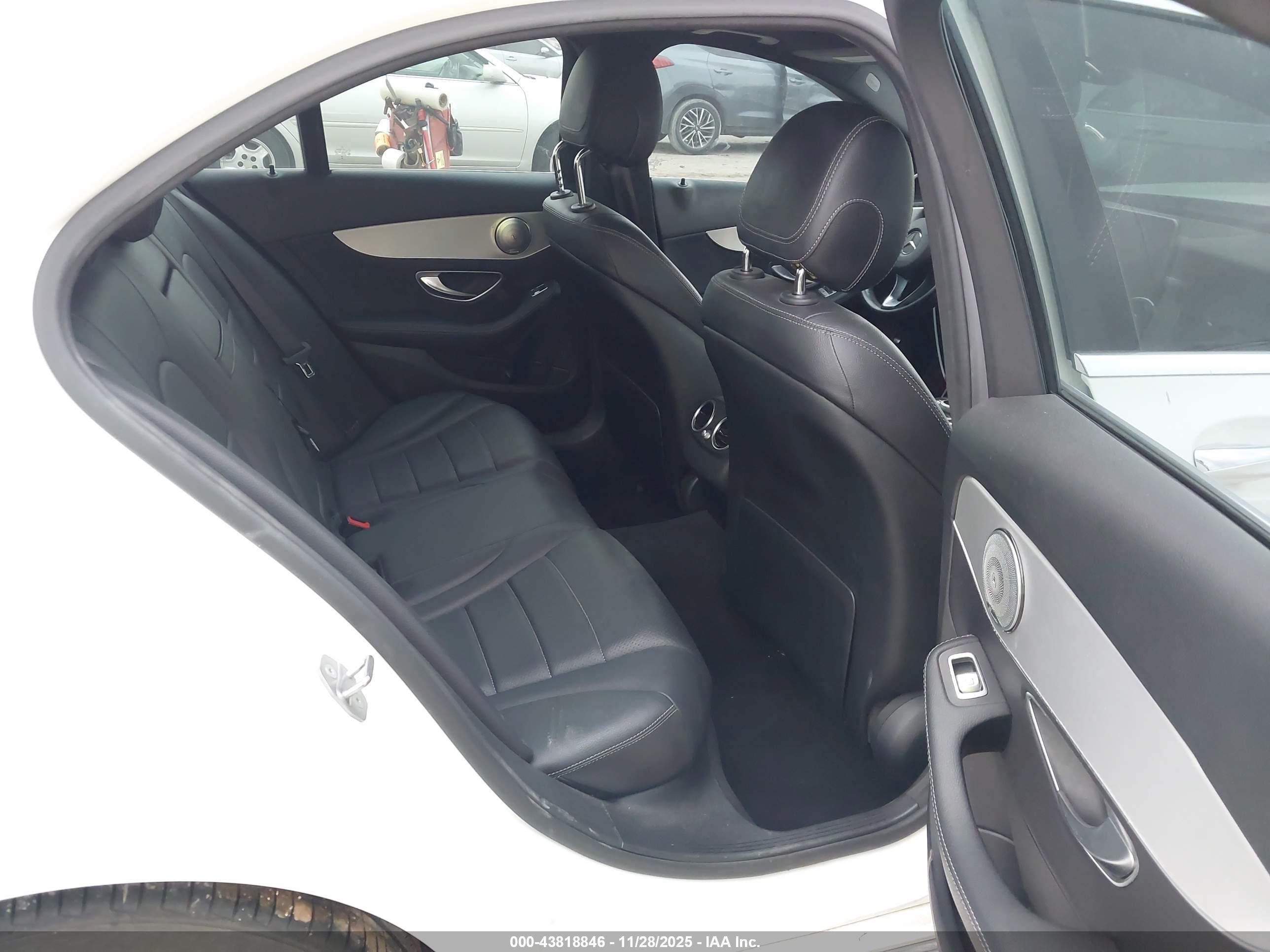 MERCEDES-BENZ C image 8