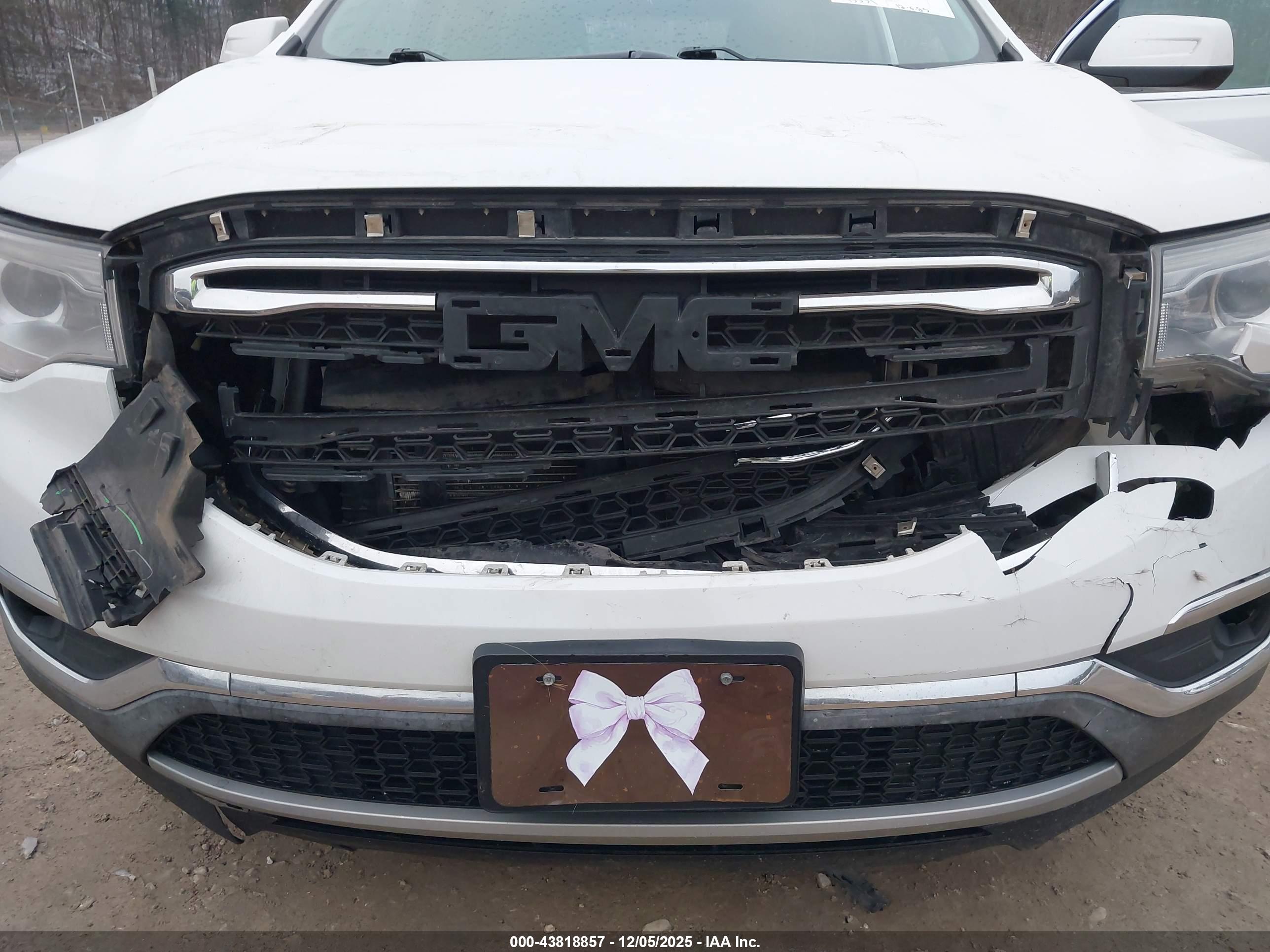 GMC ACADIA image 6