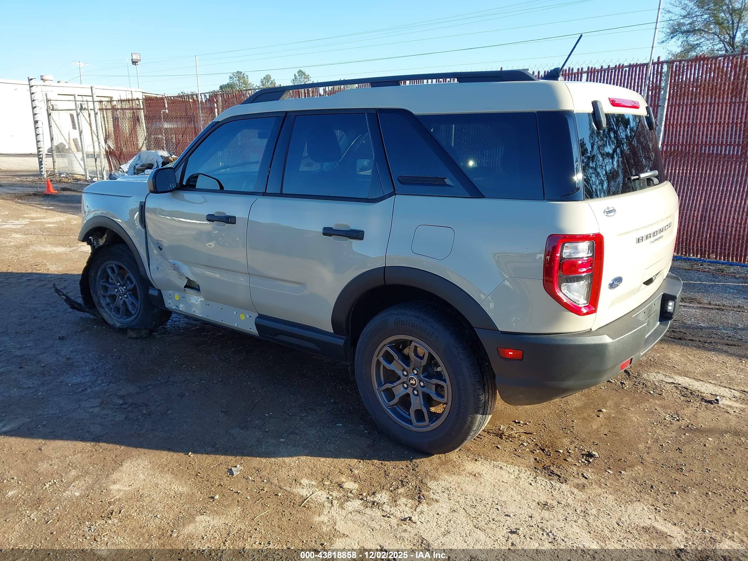 FORD BRONCO image 3