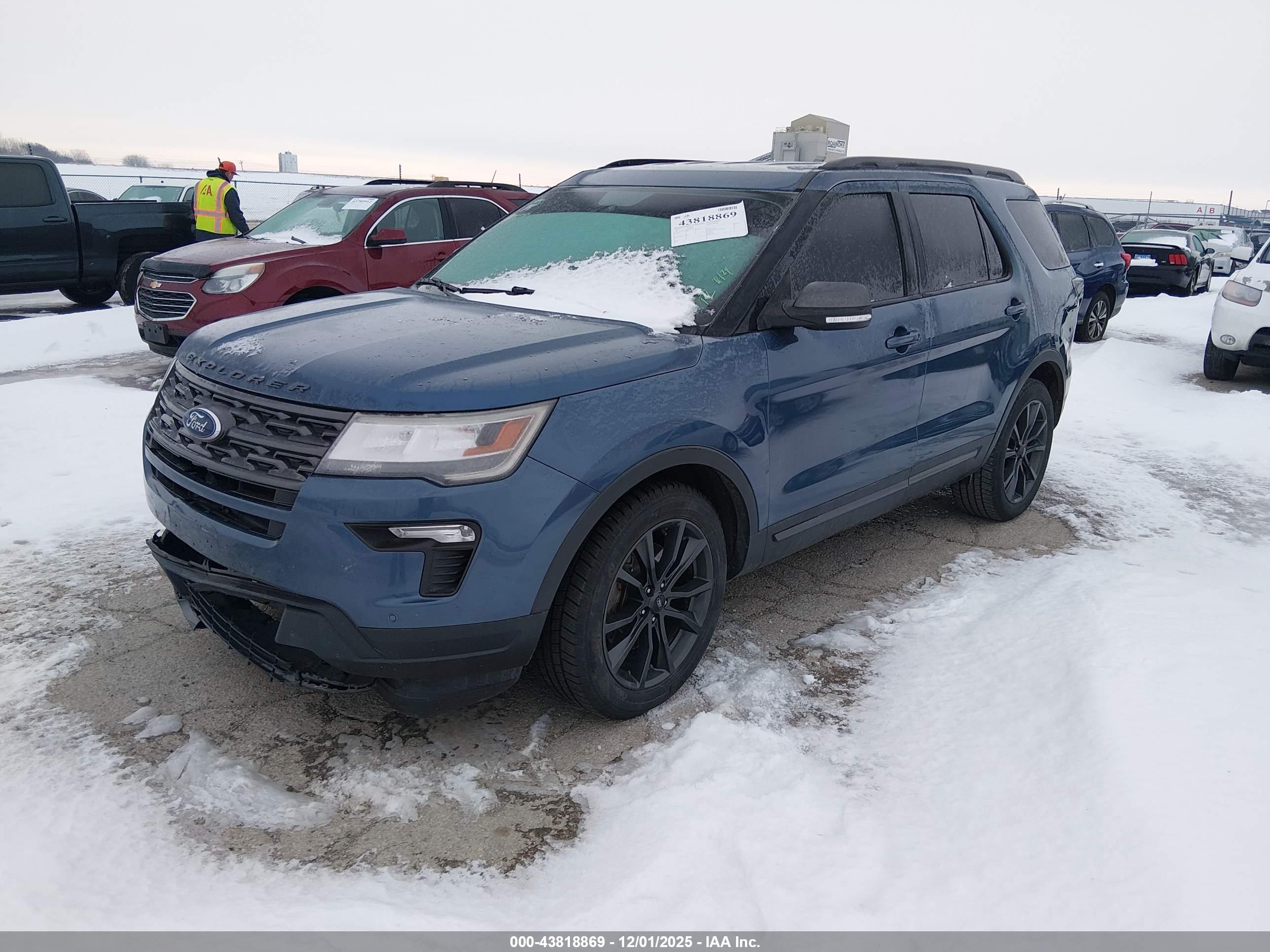 FORD EXPLORER image 2