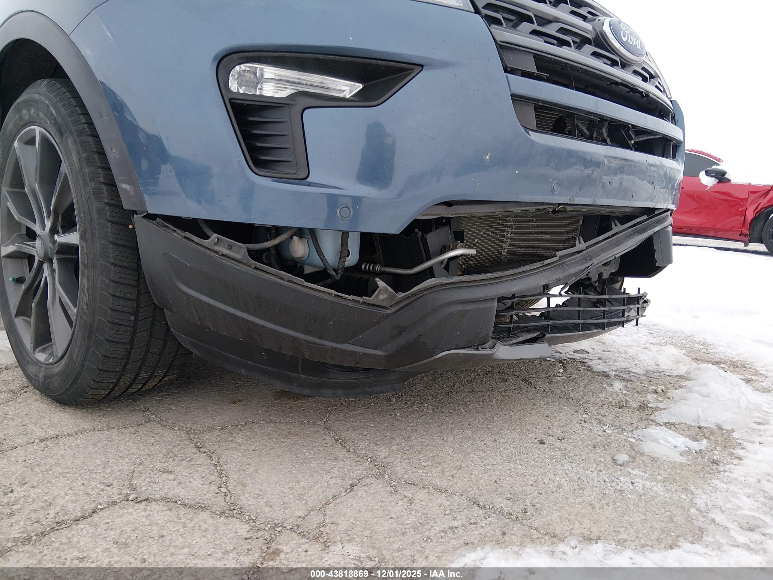 FORD EXPLORER image 6