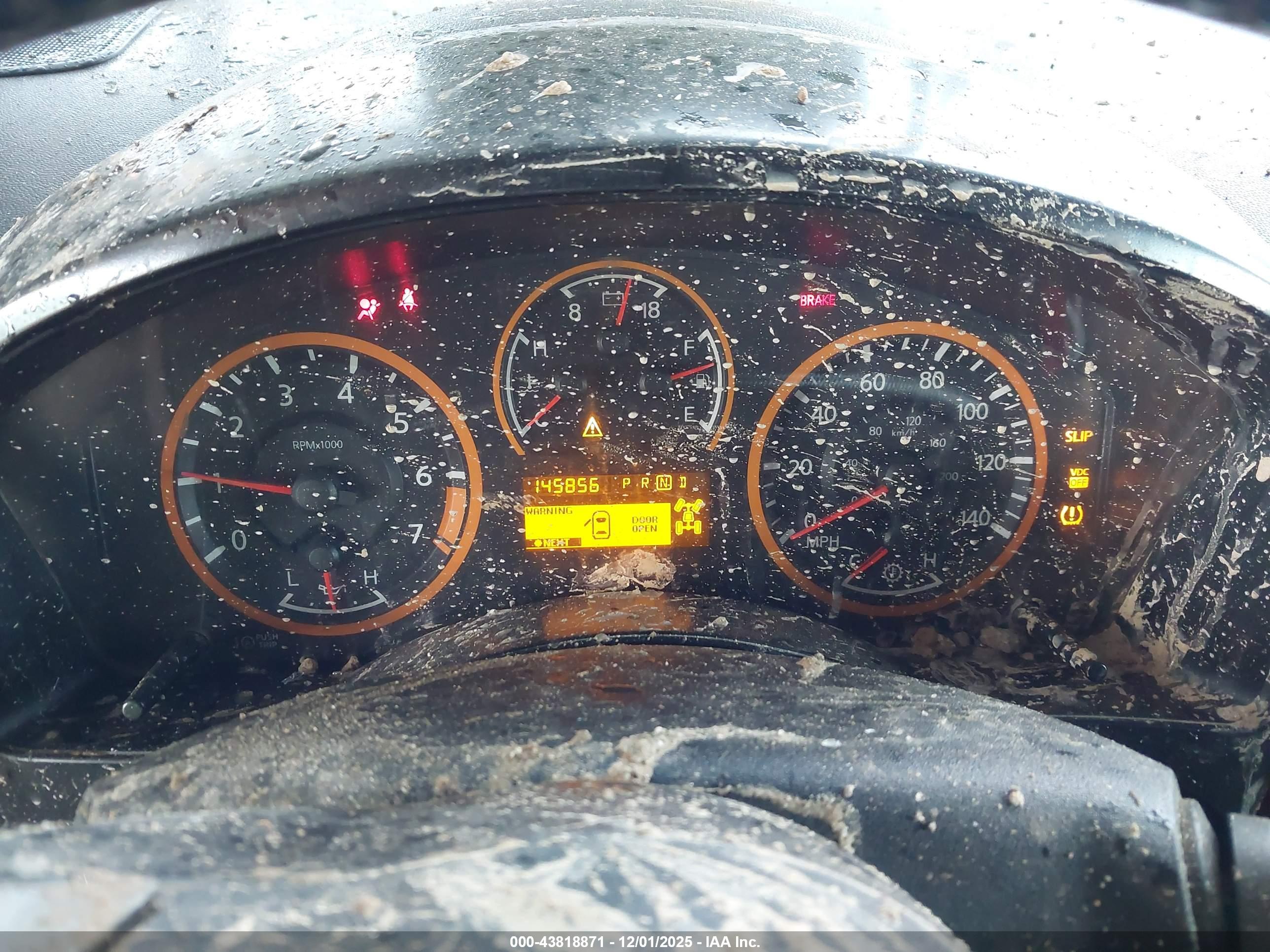 NISSAN TITAN image 7