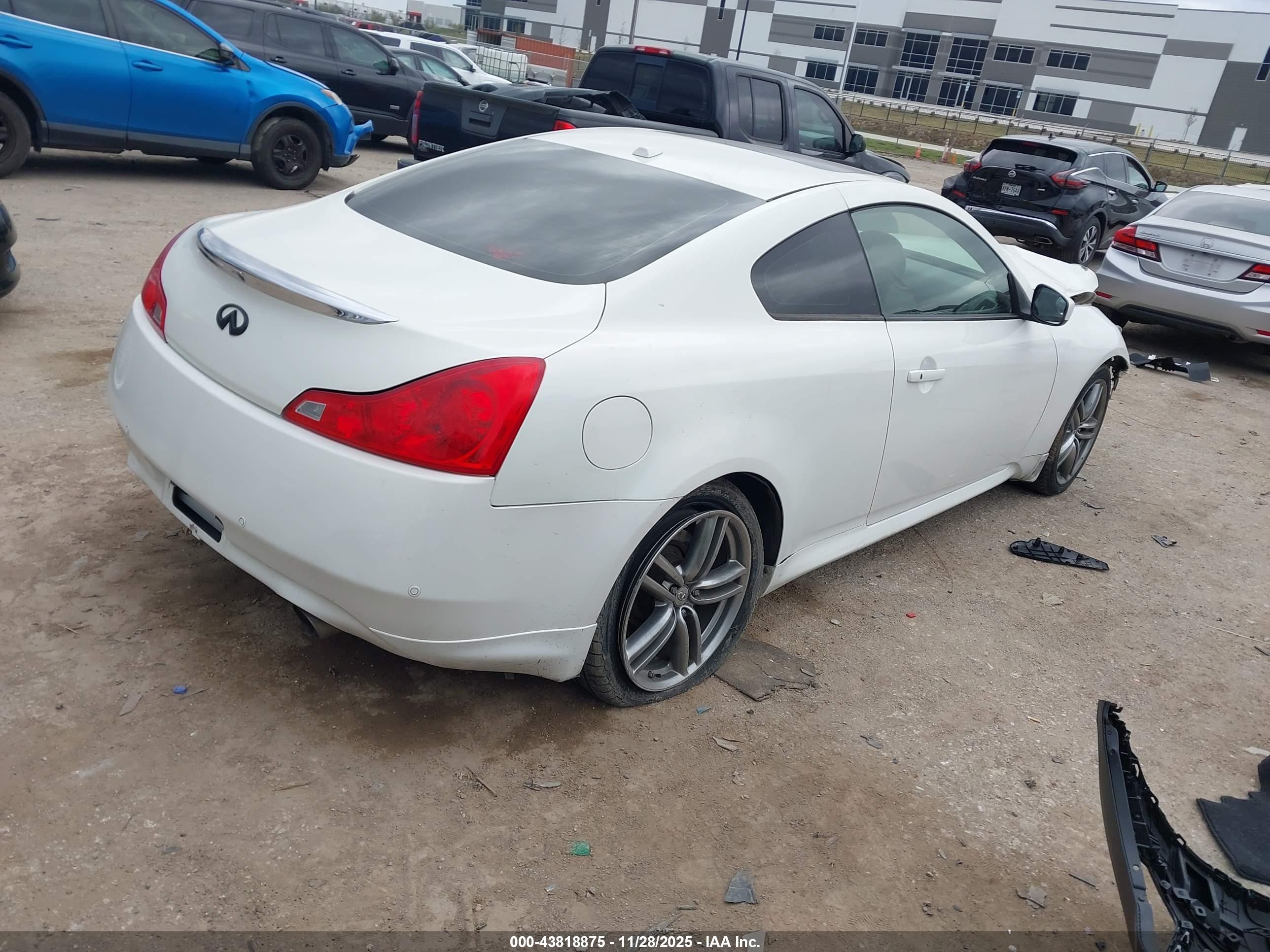 INFINITI G37 image 4