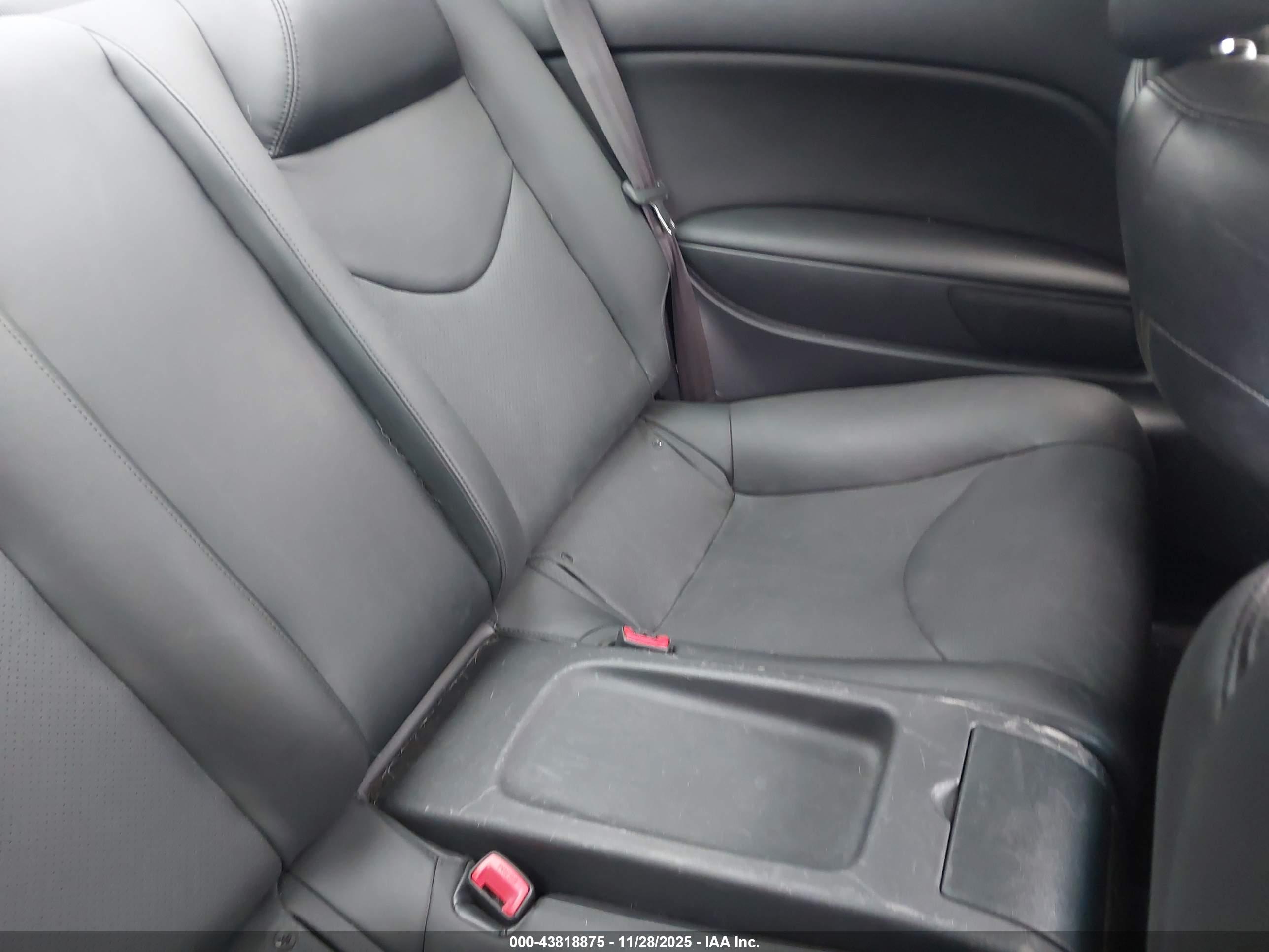 INFINITI G37 image 8