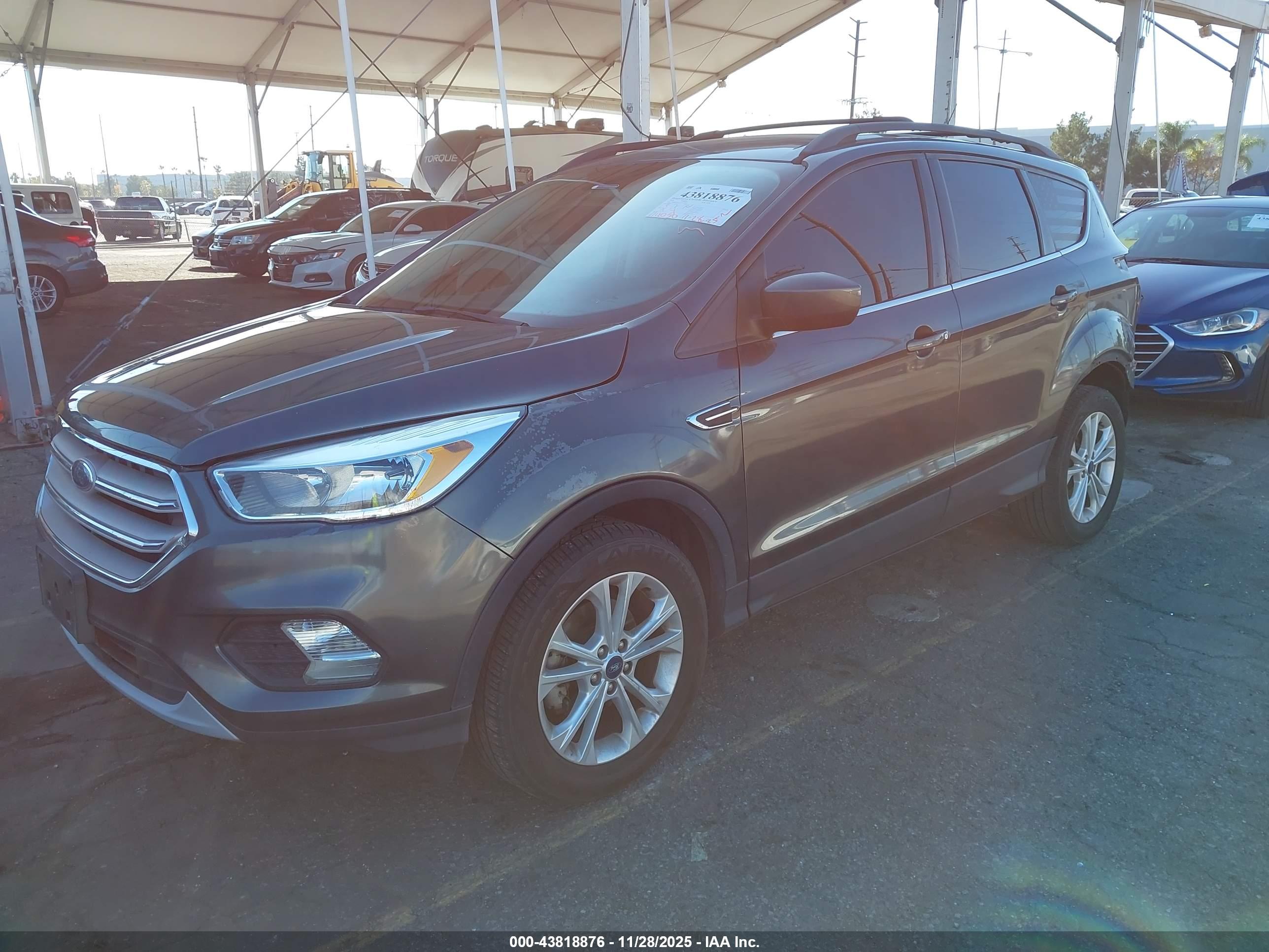 FORD ESCAPE image 2