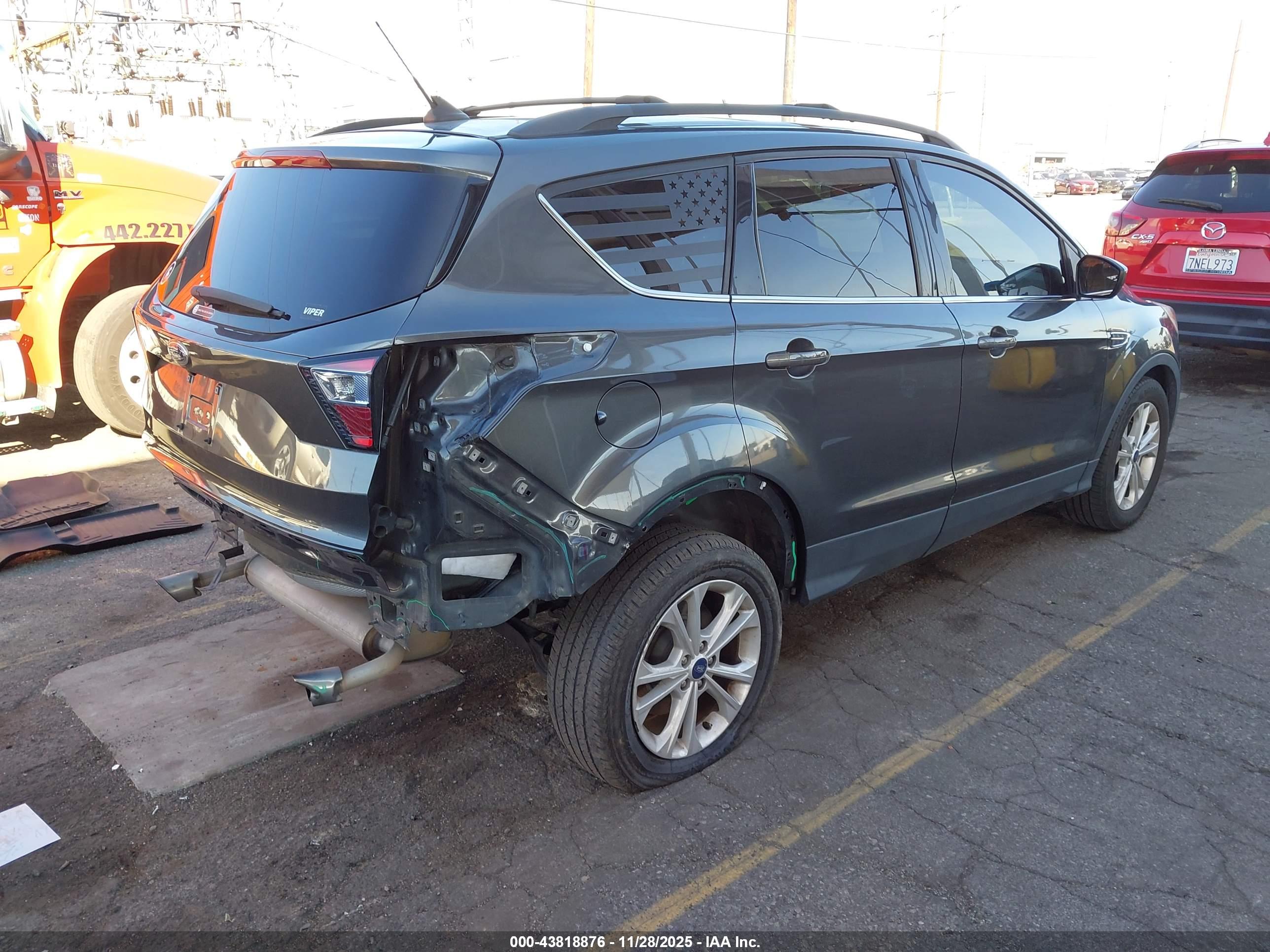 FORD ESCAPE image 4