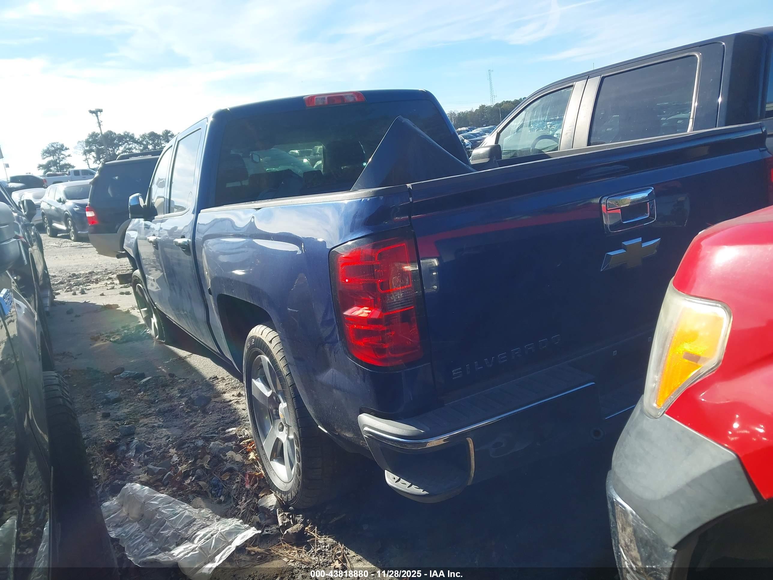 CHEVROLET SILVERADO image 3