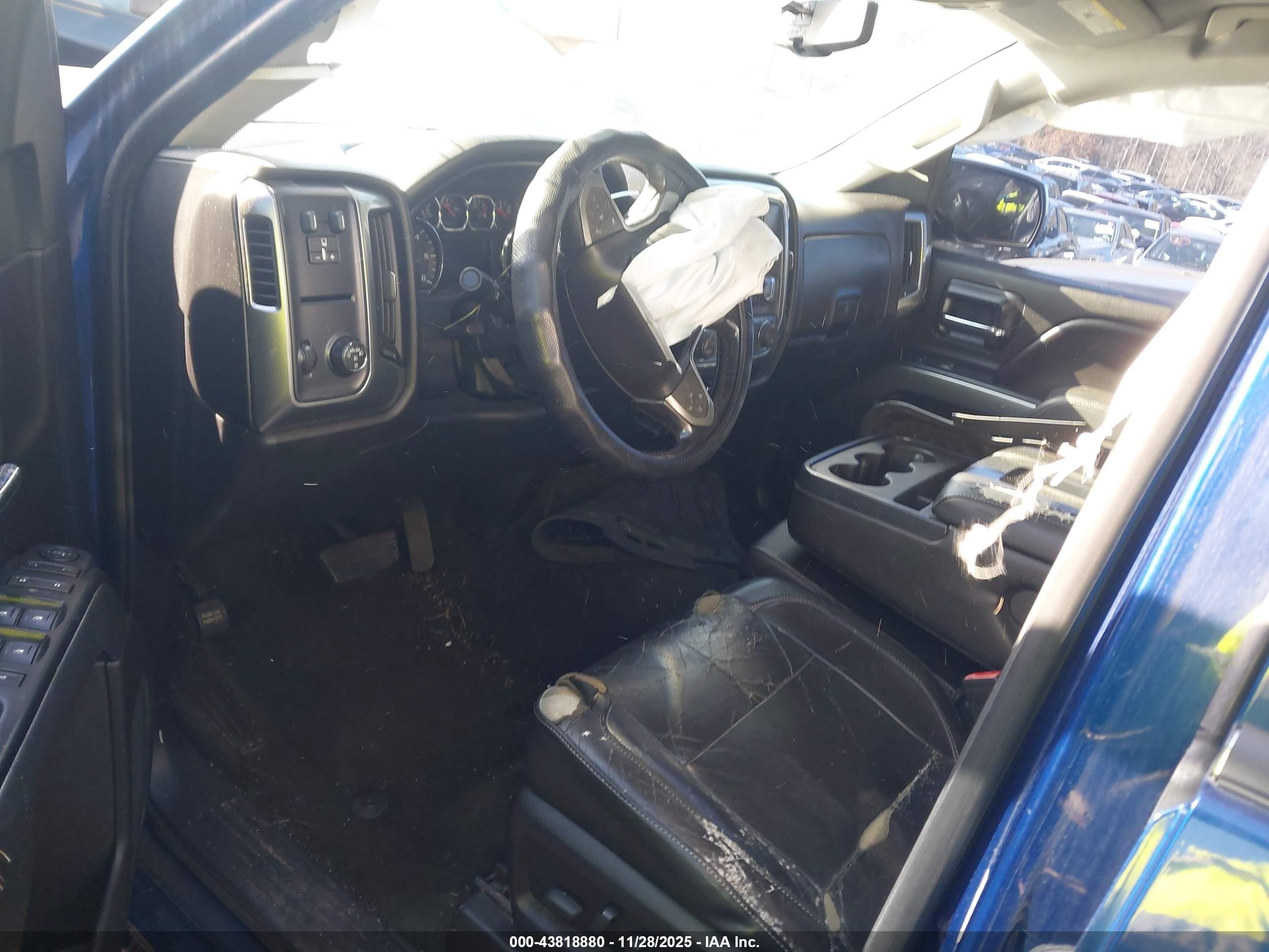 CHEVROLET SILVERADO image 5