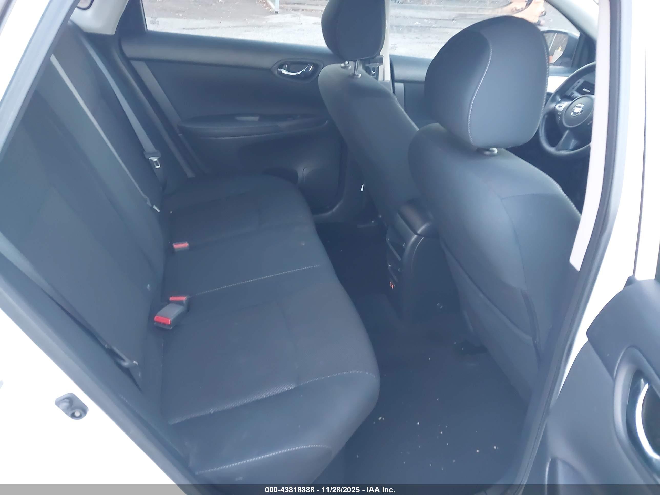 NISSAN SENTRA image 8