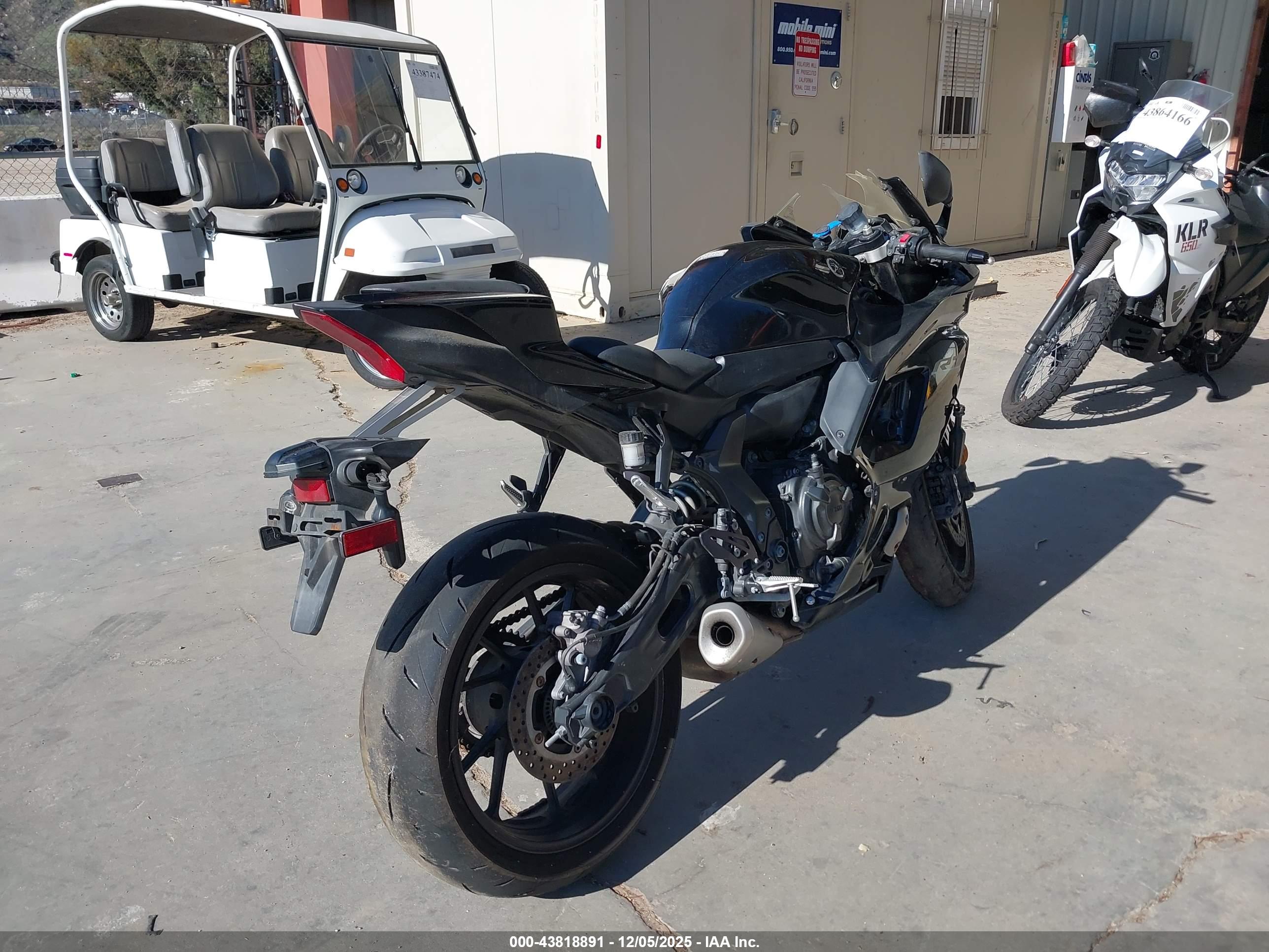 YAMAHA YZFR7 image 4