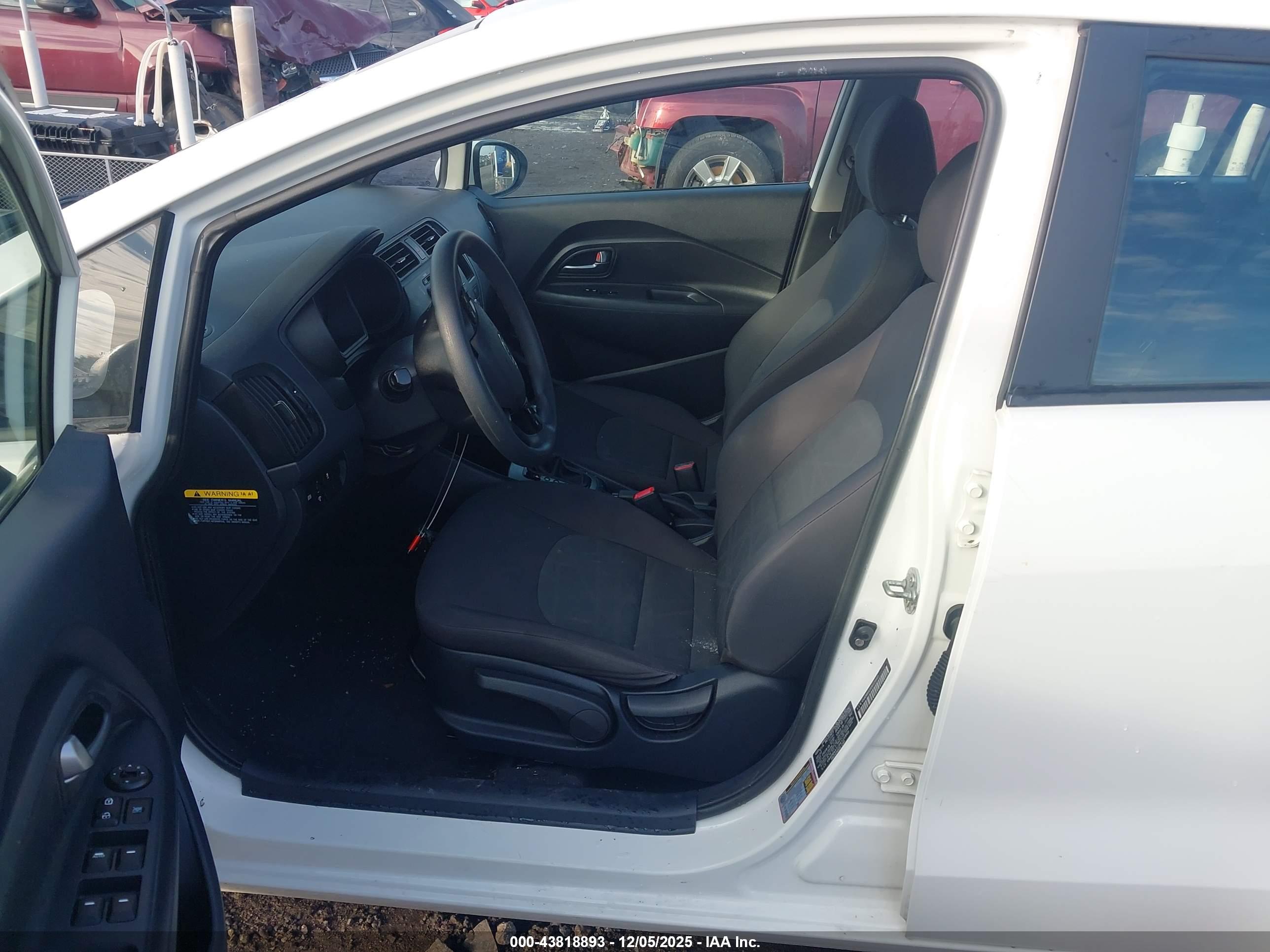 KIA RIO image 5