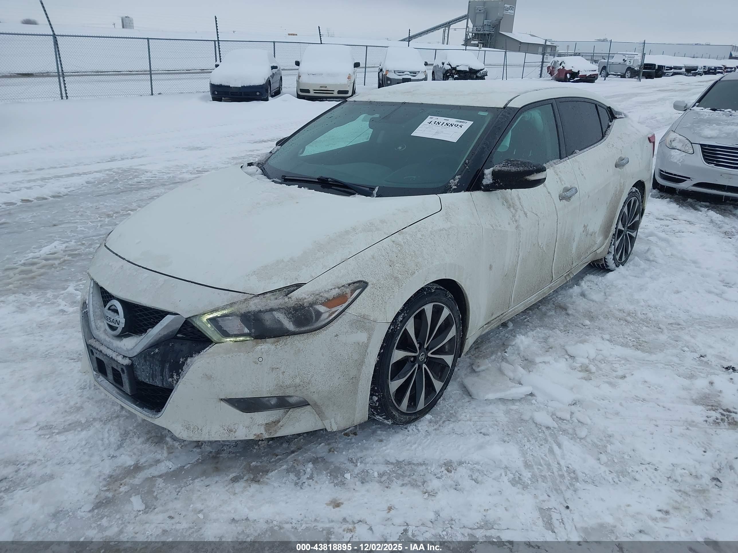 NISSAN MAXIMA image 2